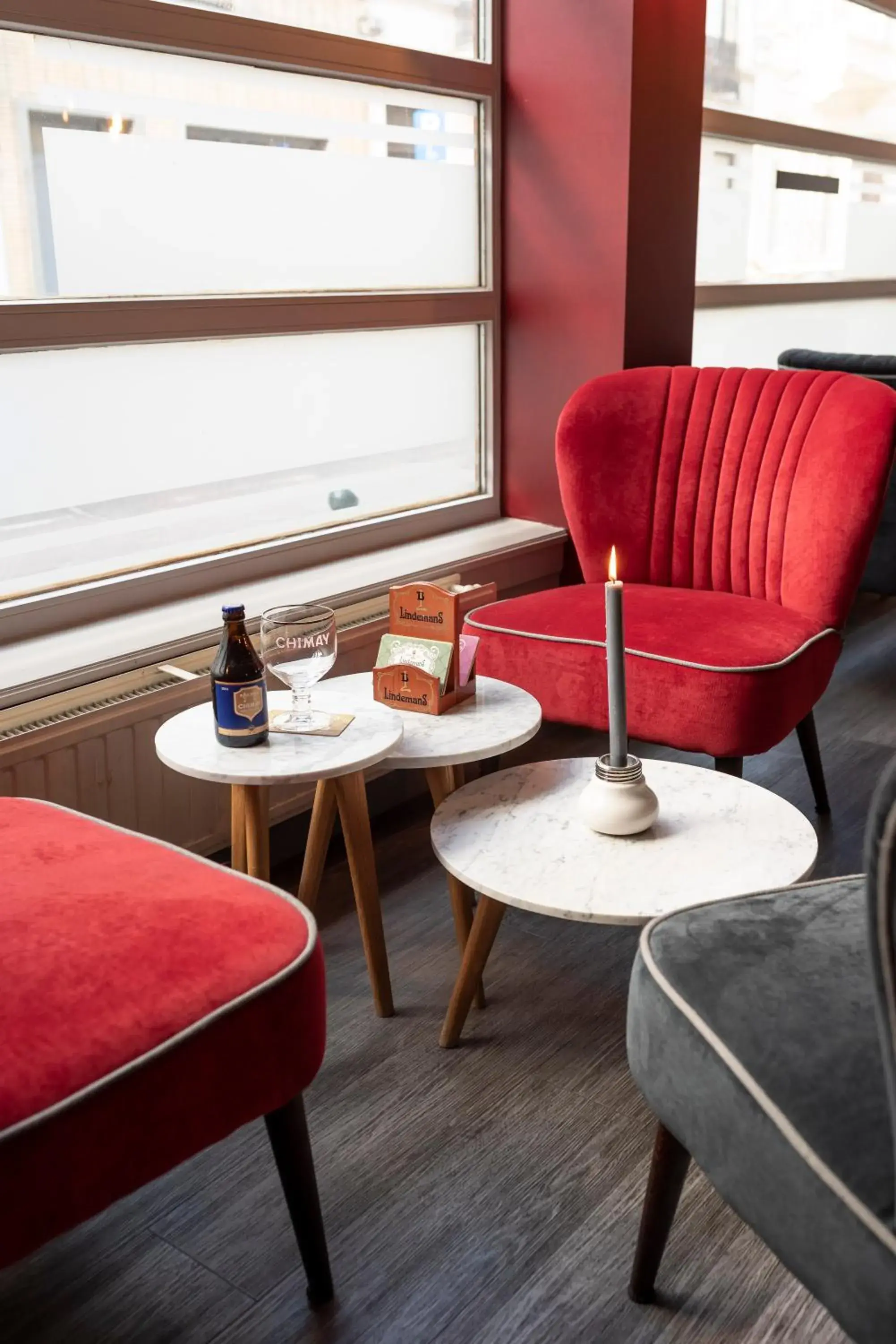 Lounge or bar in Beverly Hills Hotel Lounge or bar in Beverly Hills Hotel