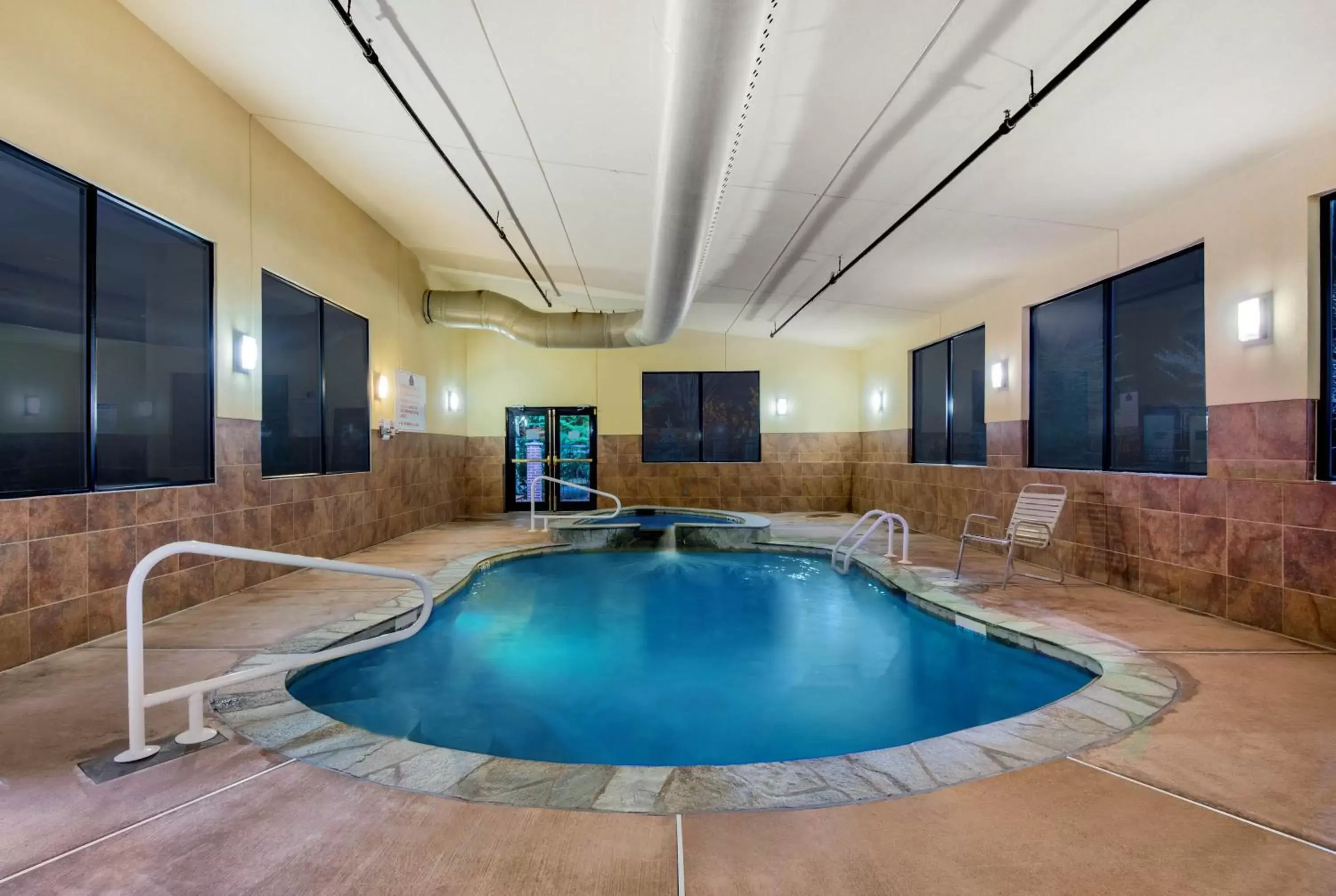 Swimming Pool in La Quinta Inn by Wyndham West Long Branch