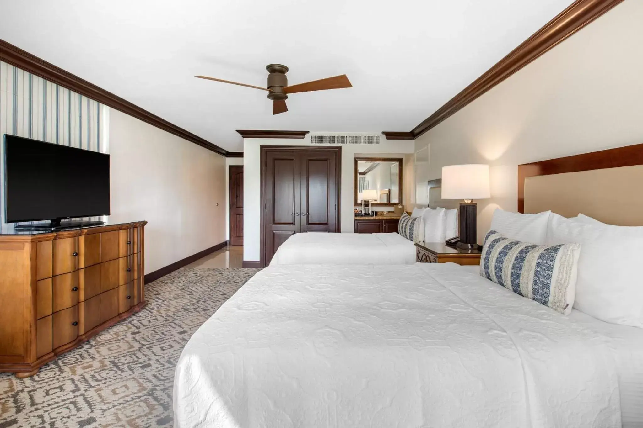 Photo of the whole room, Bed in Omni Rancho Las Palmas Resort & Spa