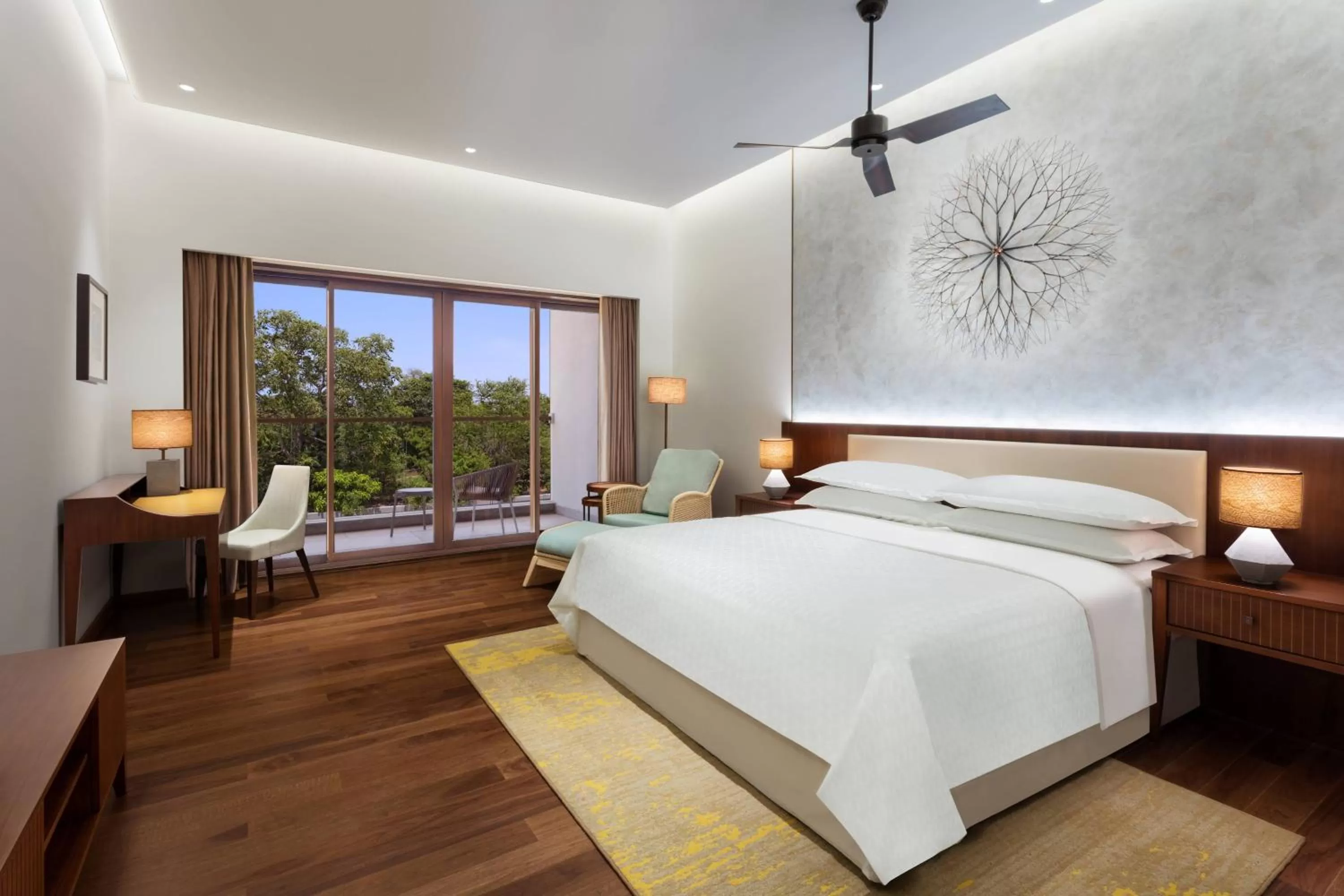 Photo of the whole room, Bed in Sheraton Grand Chennai Resort & Spa