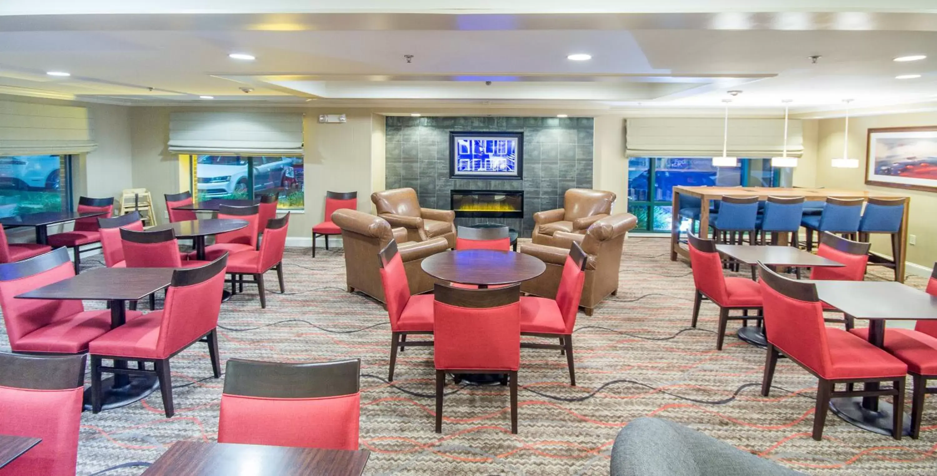 Breakfast, Restaurant/Places to Eat in Holiday Inn Express Hotel & Suites Auburn, an IHG Hotel