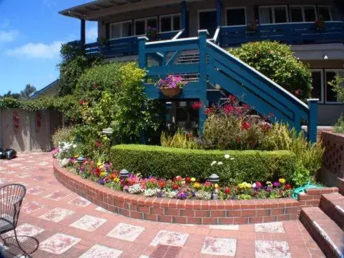 Facade/entrance in Carmel Wayfarer Inn