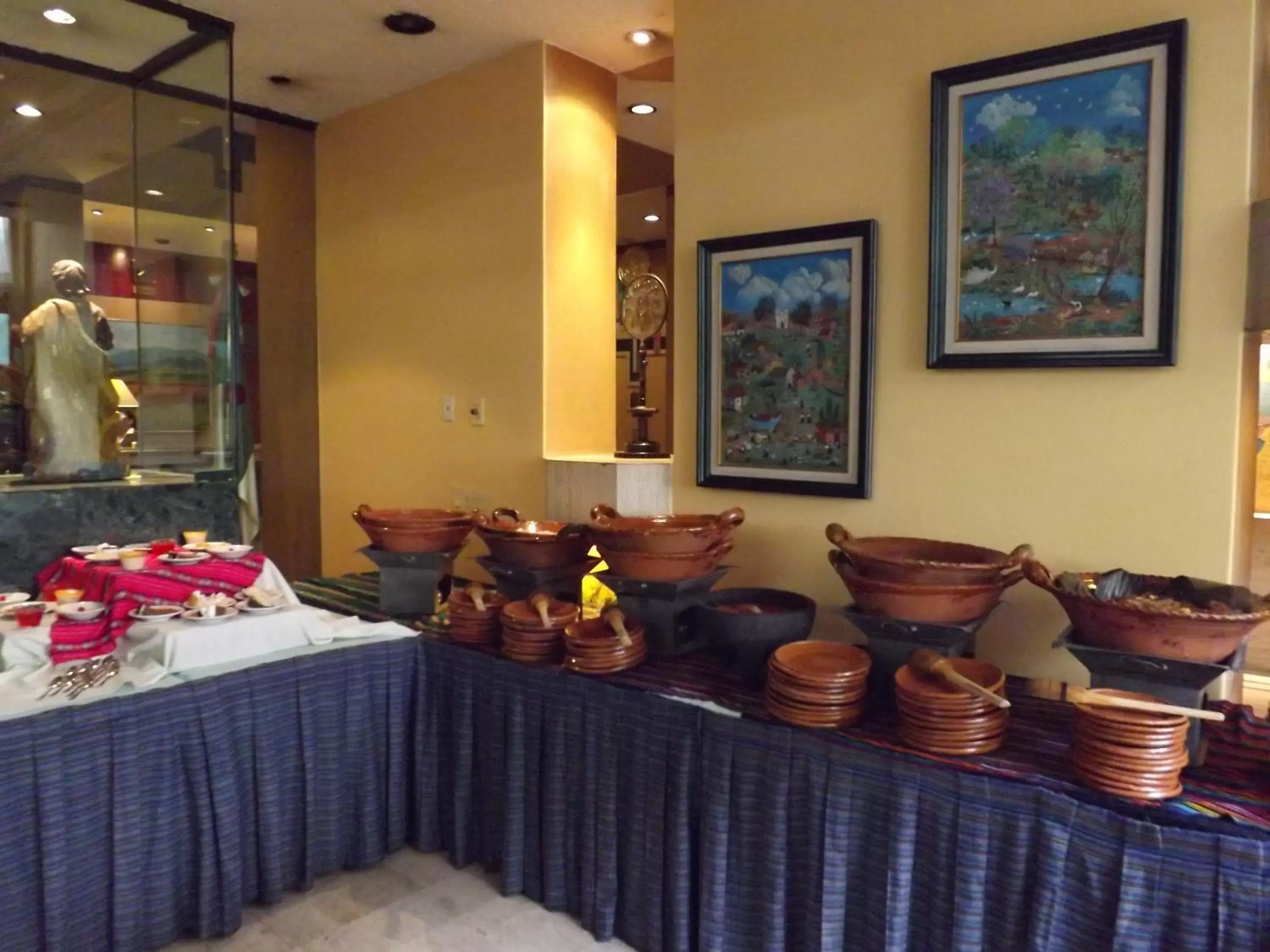 Restaurant/Places to Eat in Pedregal Palace