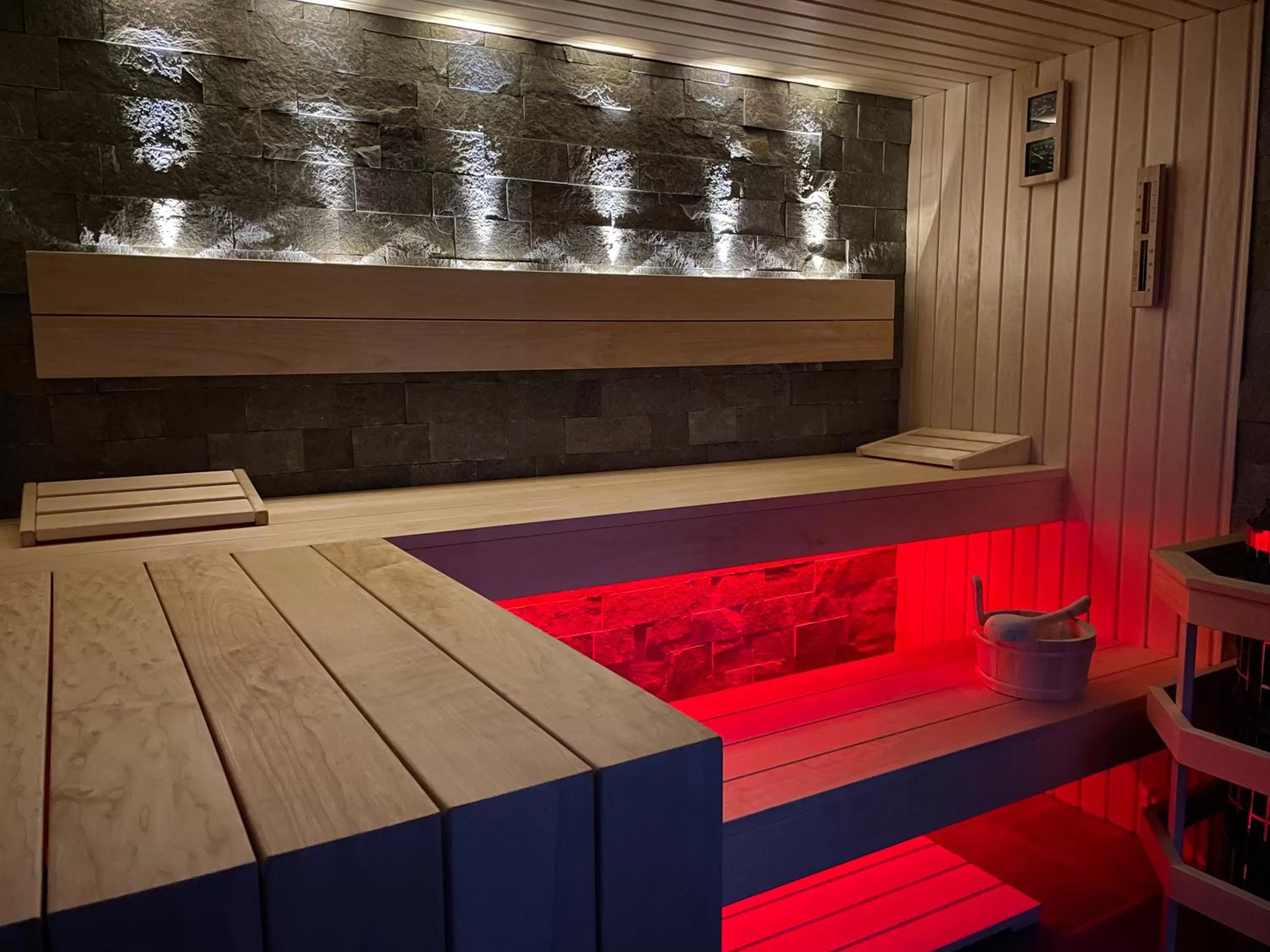 Sauna, Swimming Pool in Villa Aruba & Private SPA Suites