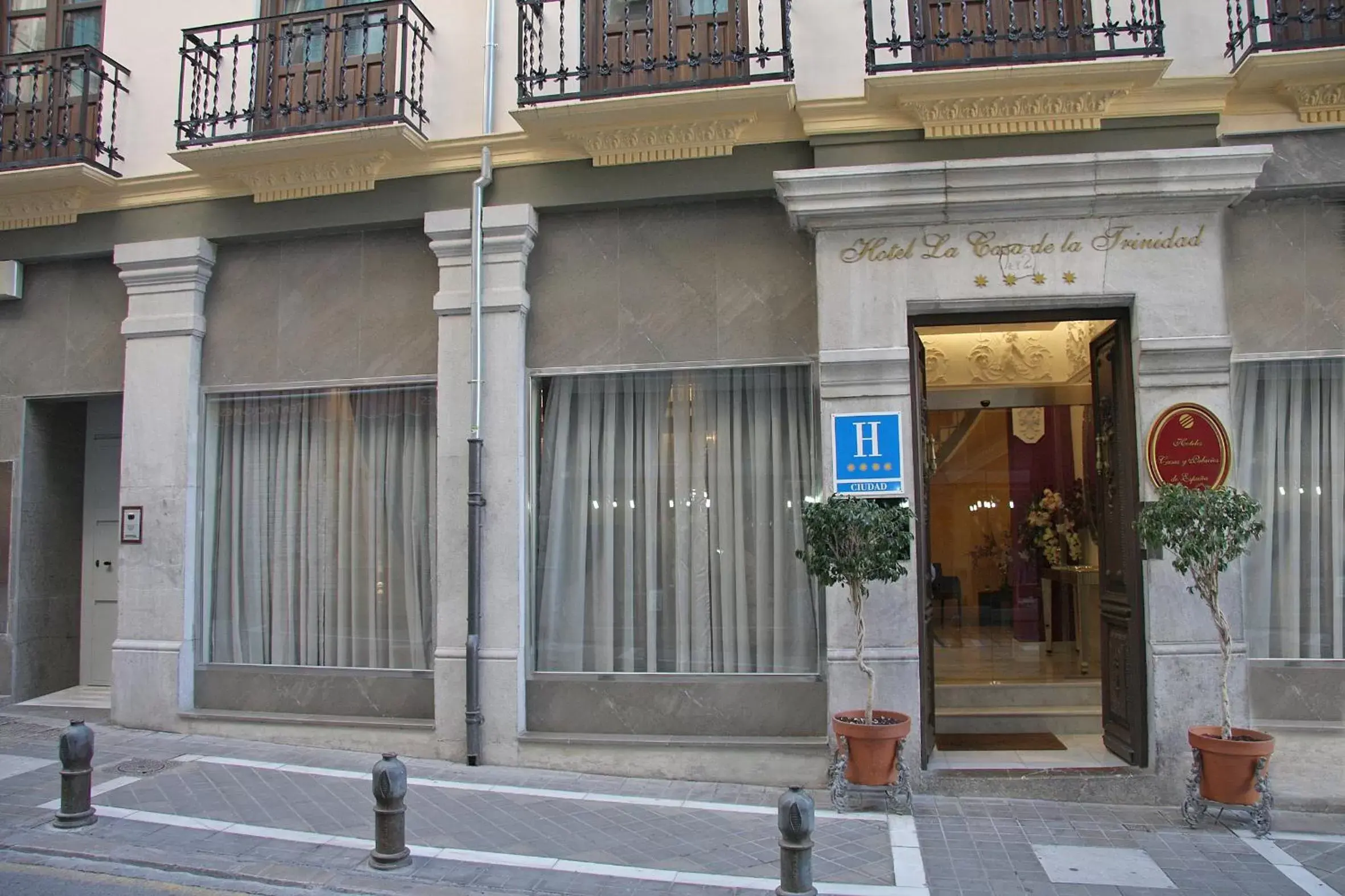 Facade/entrance in La Casa de la Trinidad