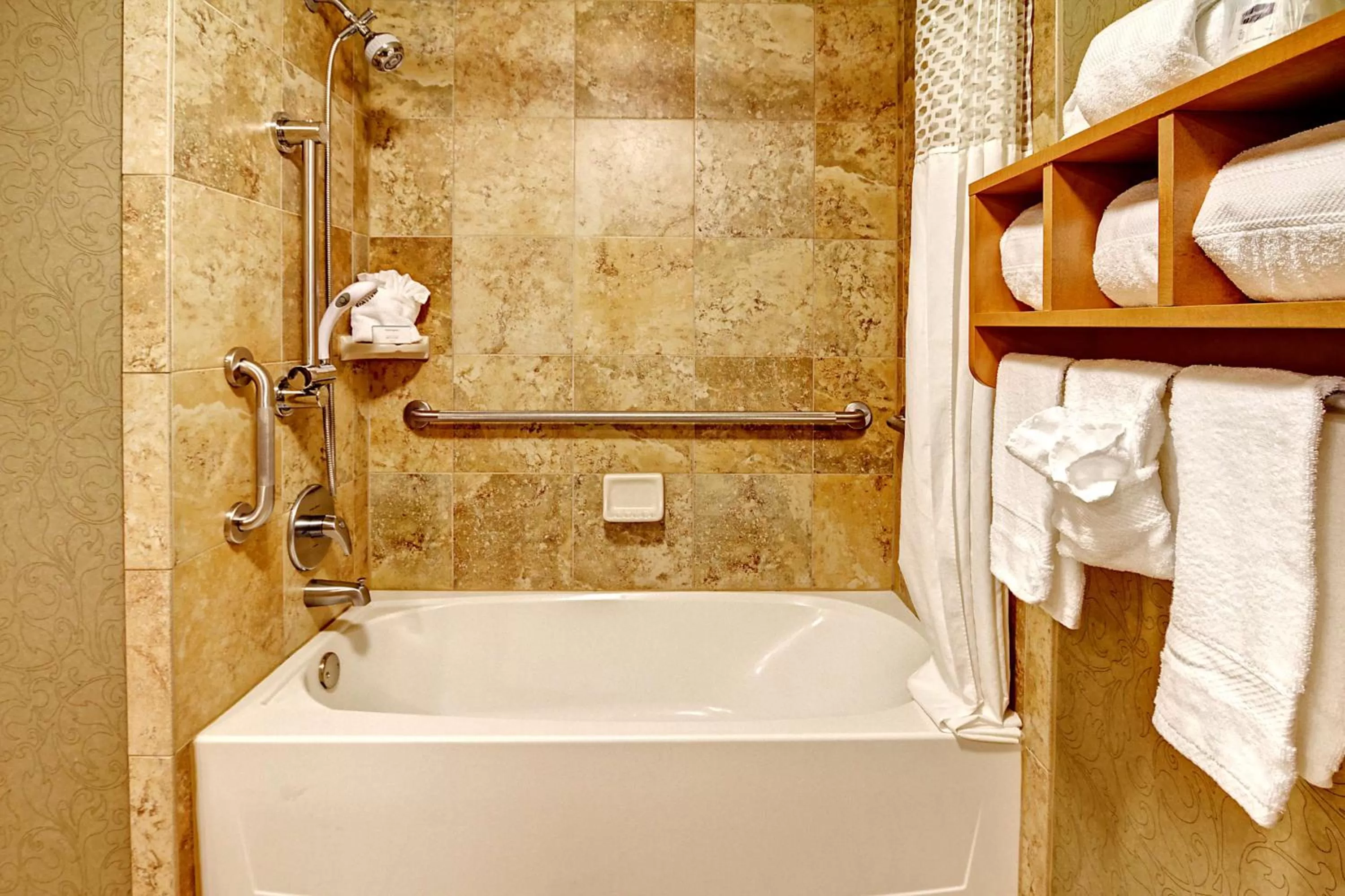 Bathroom in Hampton Inn Nashville/Brentwood-I-65S