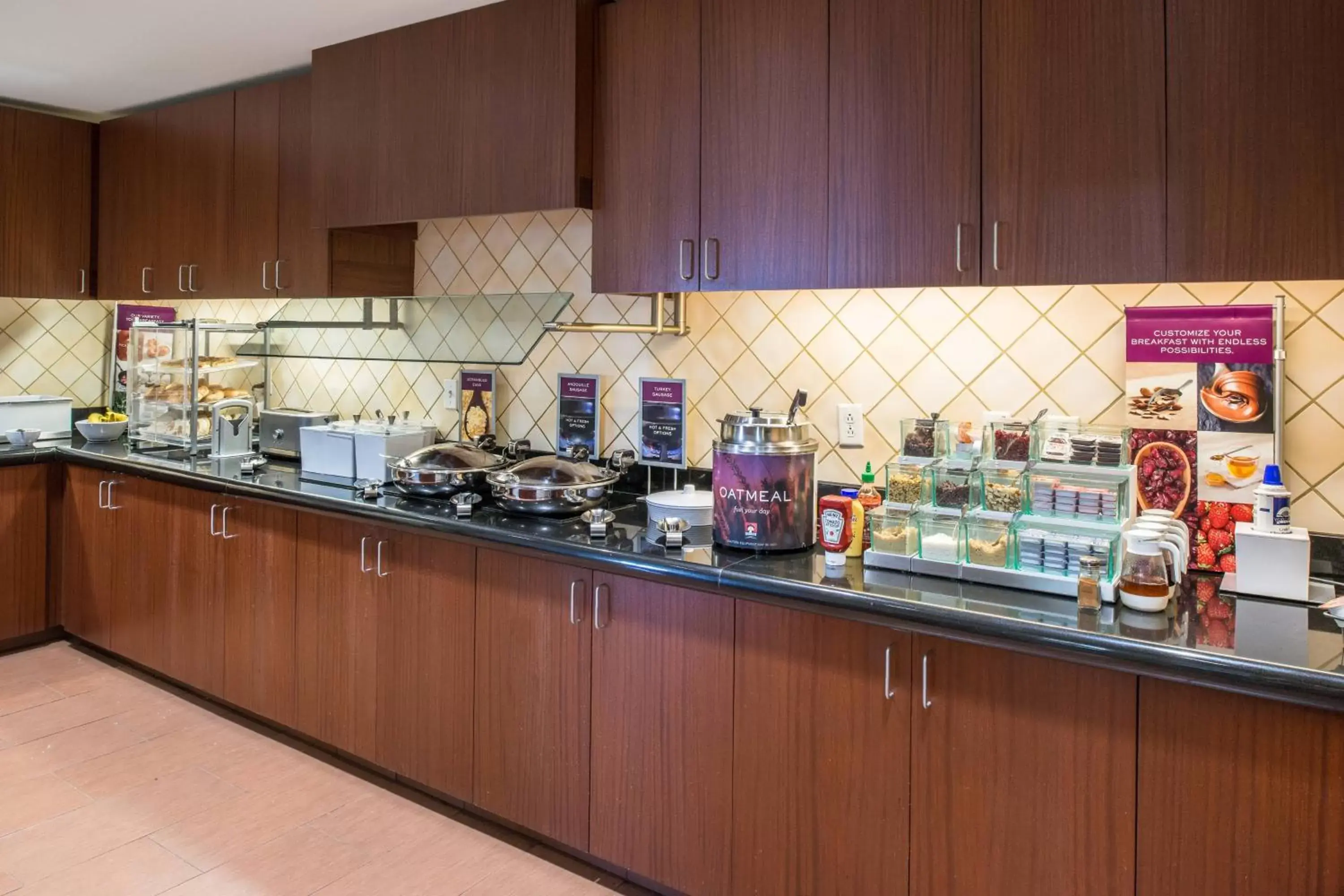 Breakfast, Kitchen/Kitchenette in Residence Inn Waynesboro