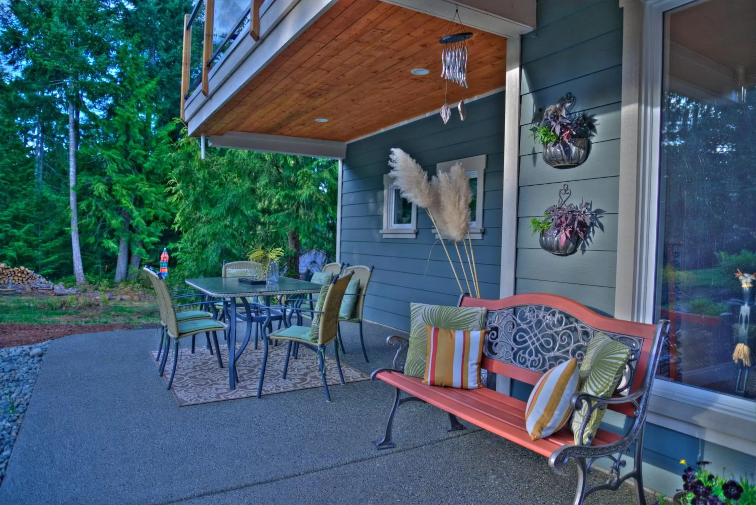 Patio in Shawnigan Suite B & B