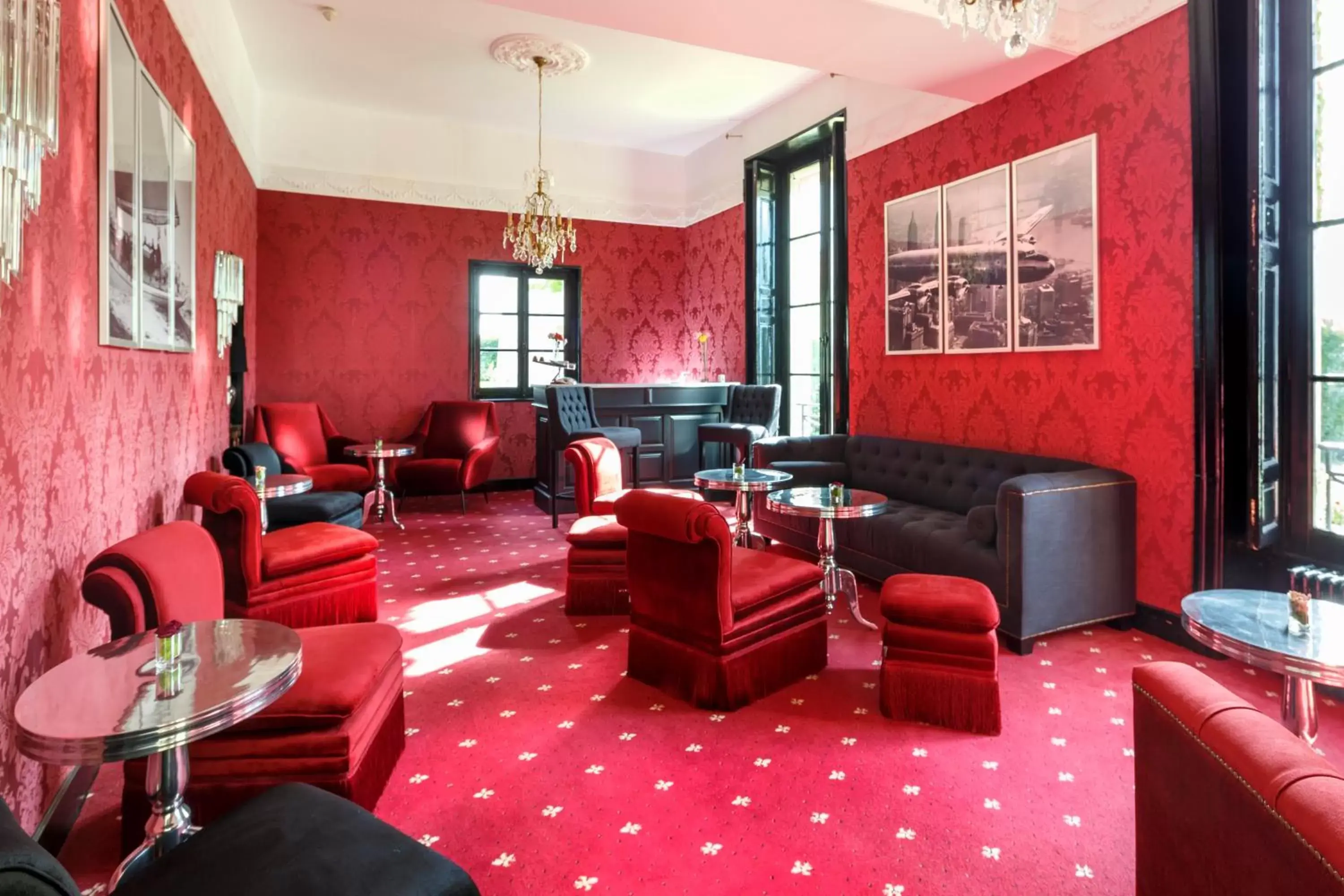Lounge or bar in Château de Sancy