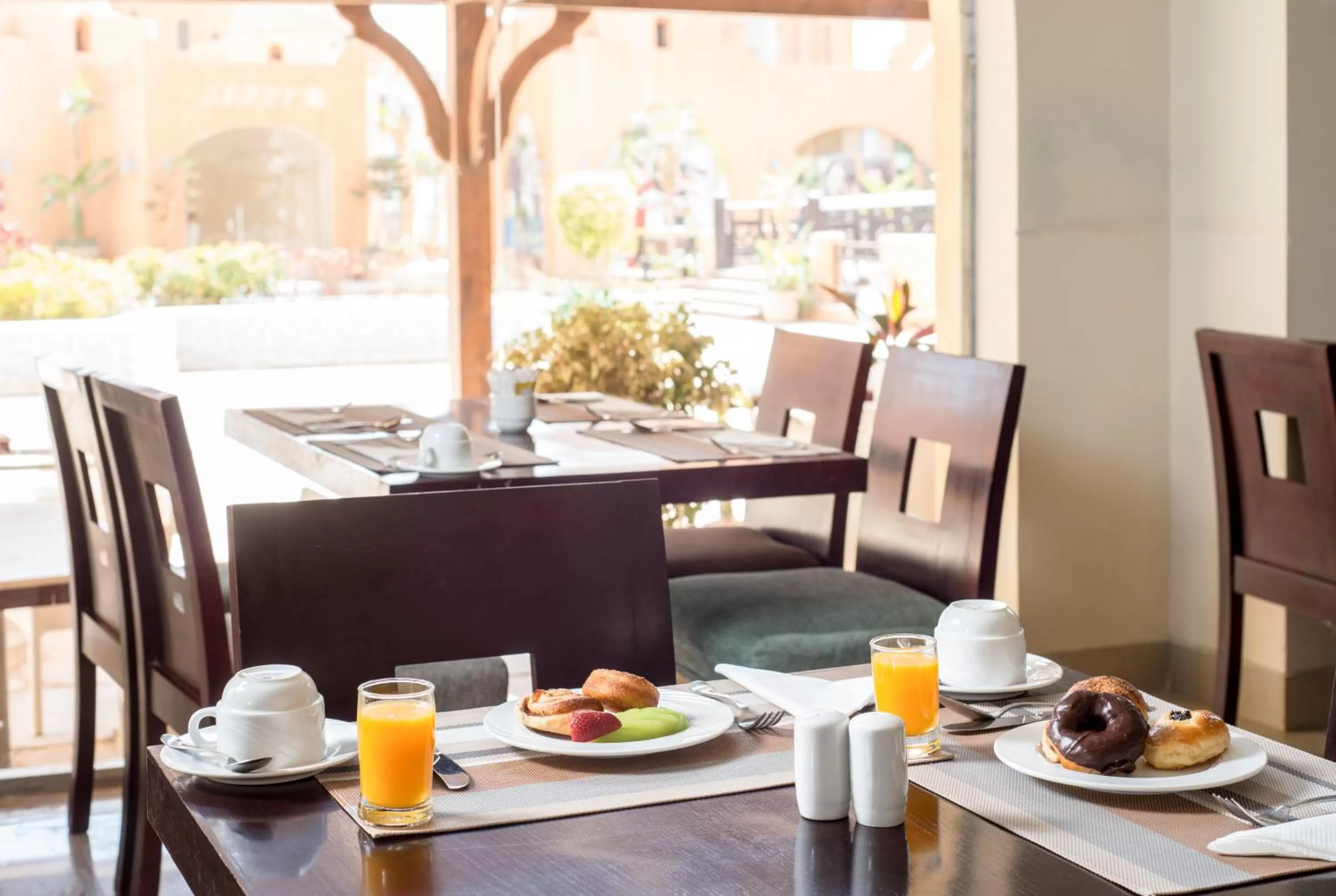 Restaurant/places to eat in Porto El Jabal Hotel