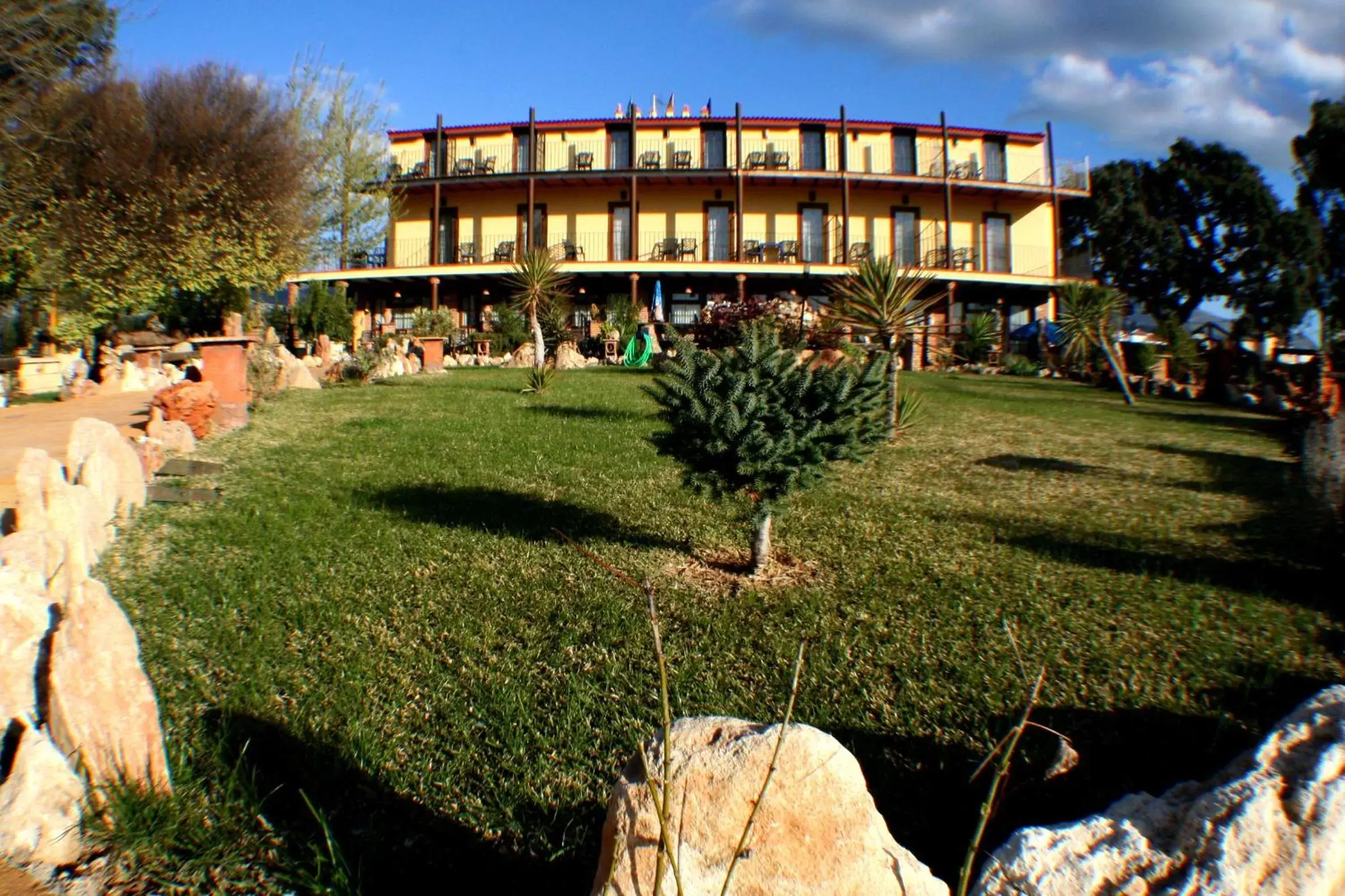 Garden, Property Building in Hotel Rural El Cortijo