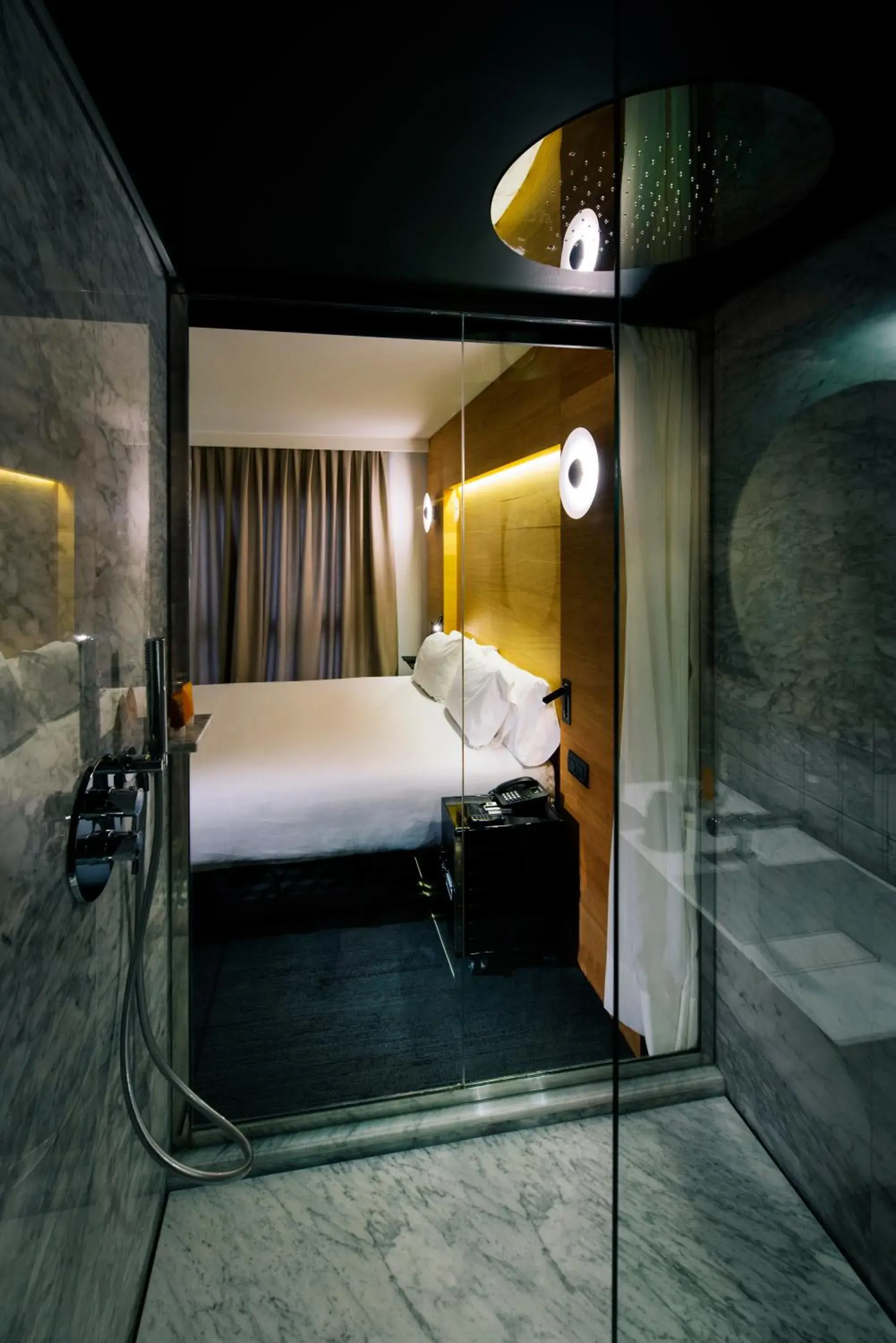 Bed, Bathroom in Hotel Mirador de Chamartín