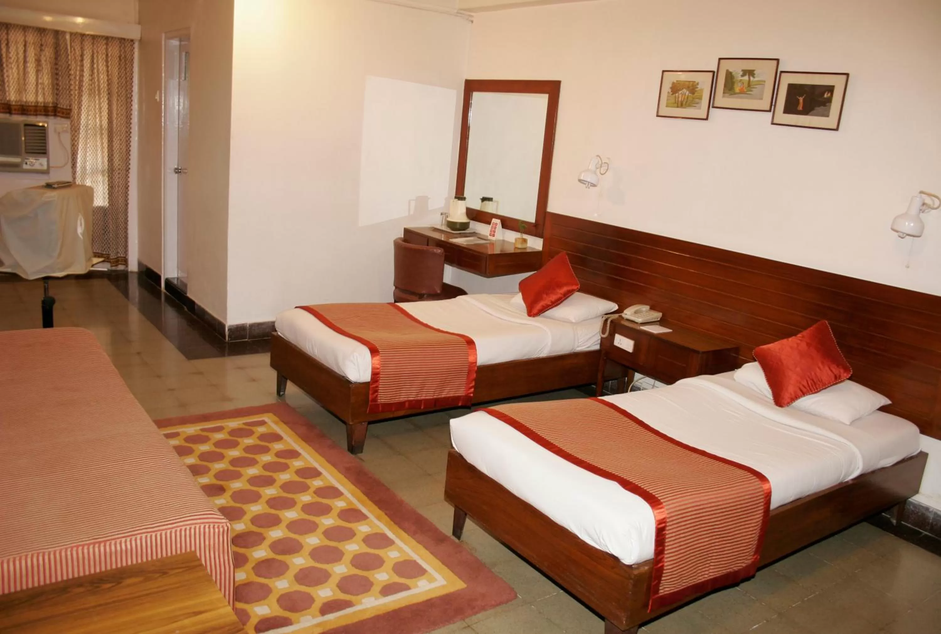 Bedroom, Bed in West End Hotel Opp Bombay Hospital