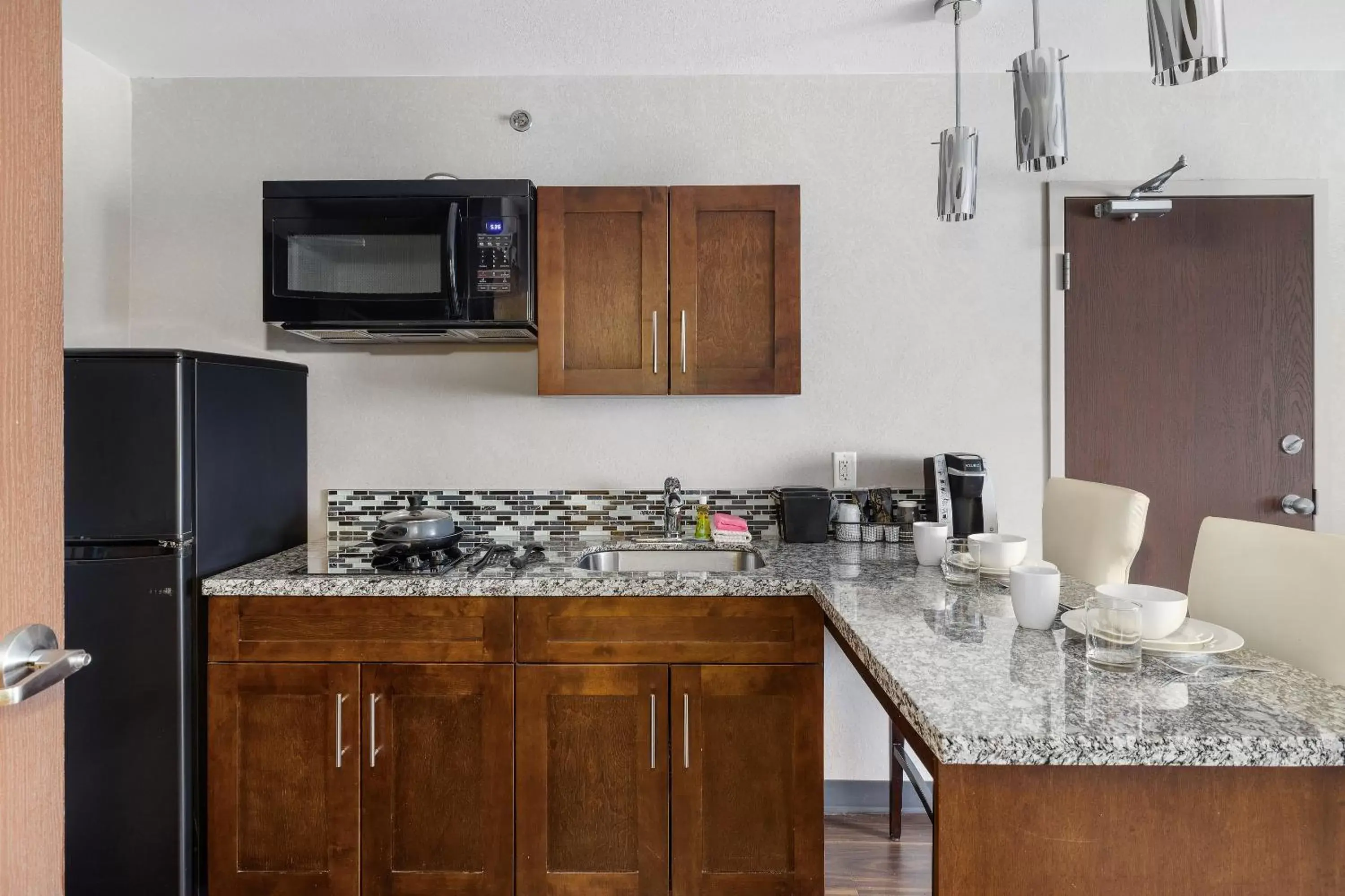 Kitchen or kitchenette, Kitchen/Kitchenette in Home Inn & Suites Yorkton