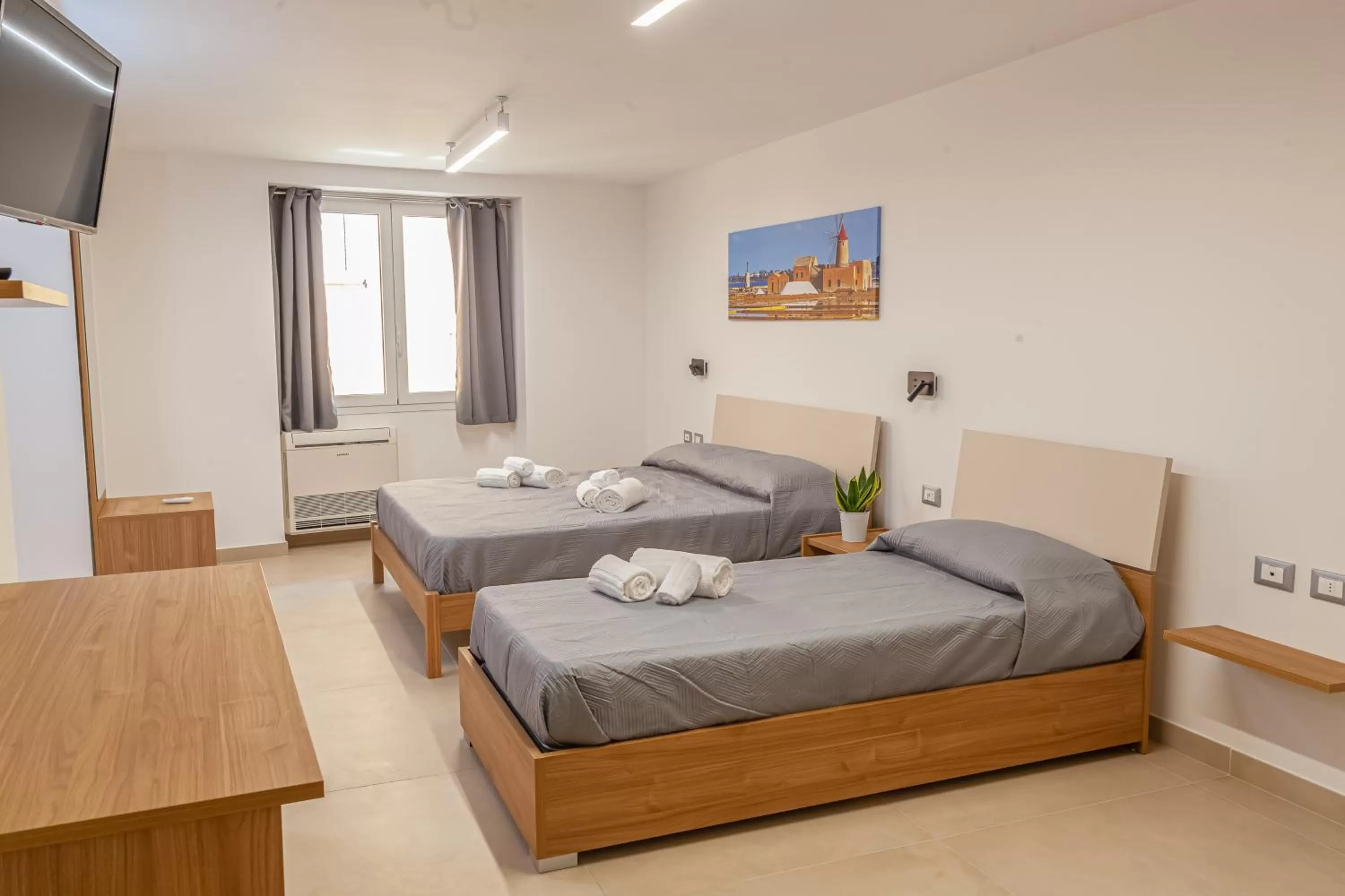 Photo of the whole room, Bed in Isgrò Rooms