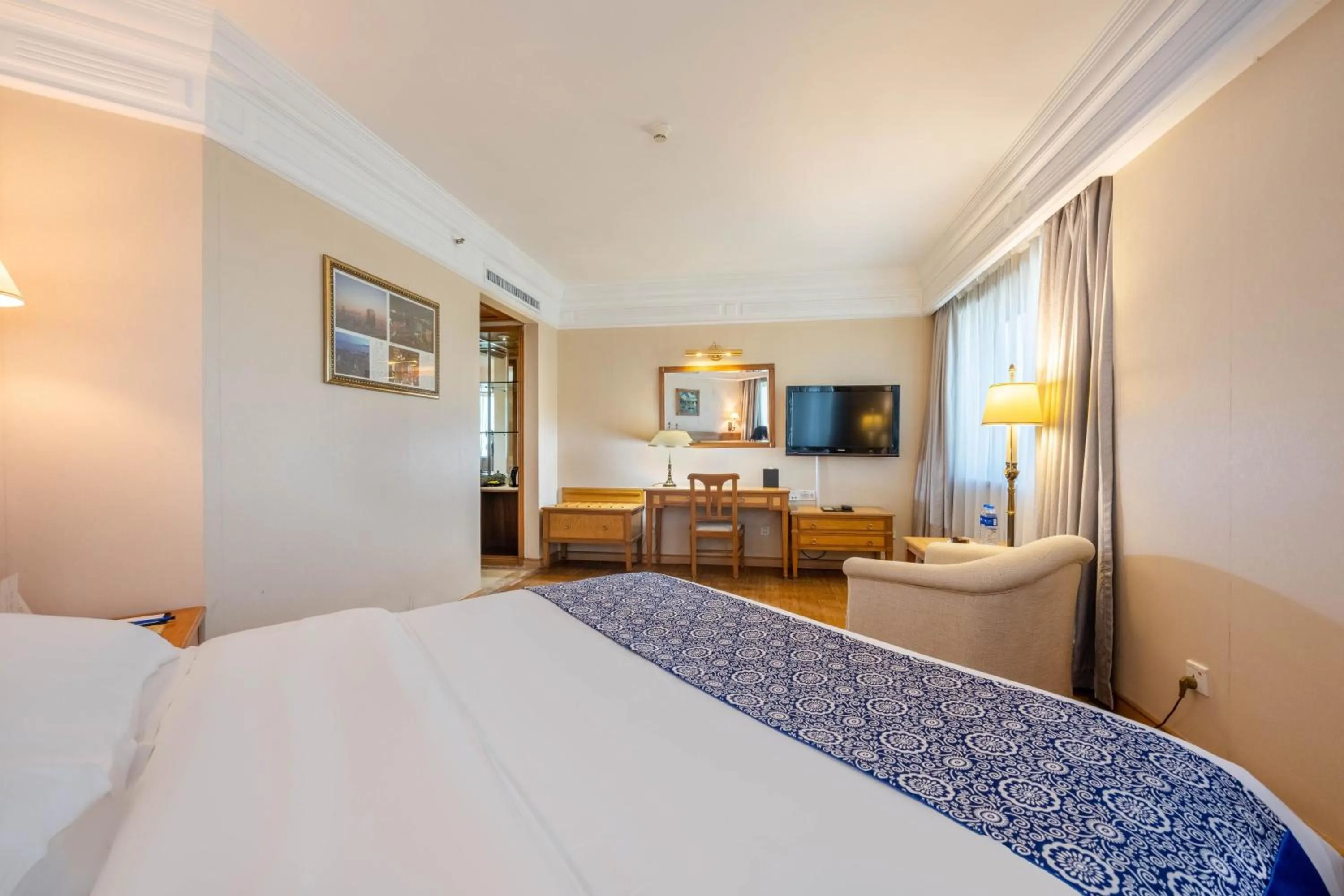 Photo of the whole room, Bed in Hotel Silverland