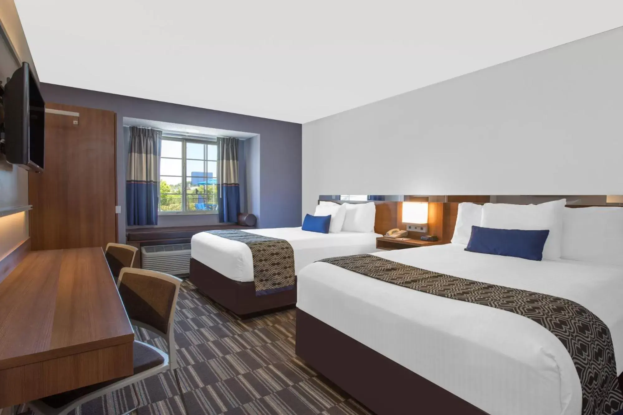 Bedroom in Microtel Inn & Suites by Wyndham Gardendale