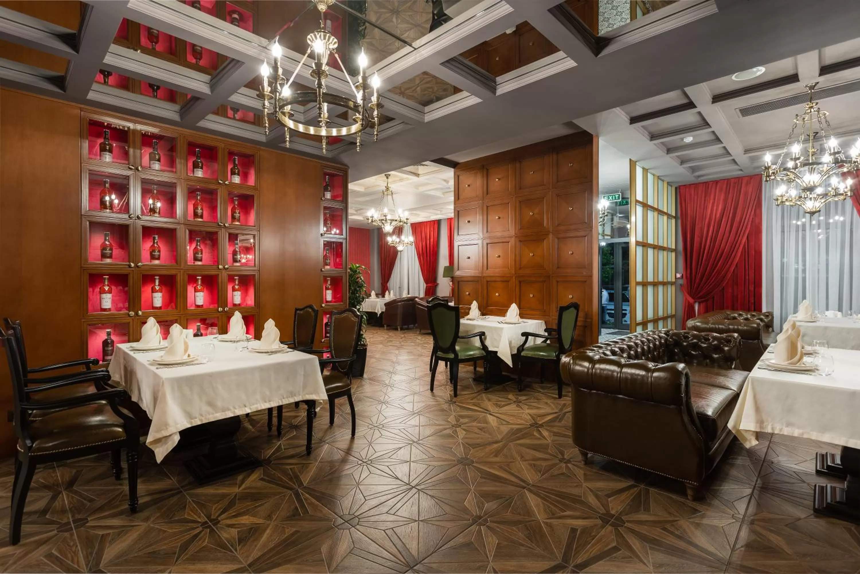 Restaurant/places to eat in OSCAR BOUTIQUE HOTEL