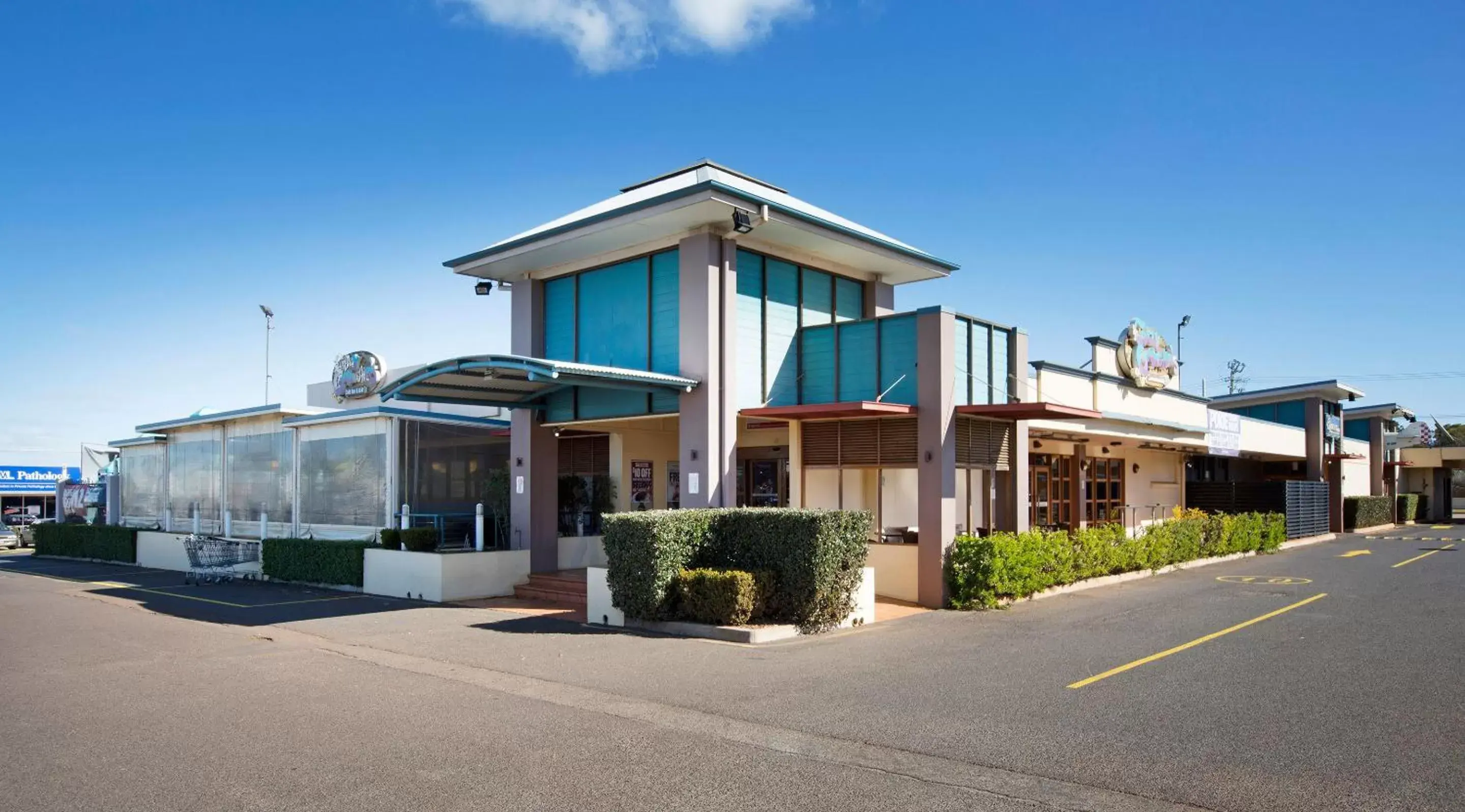 Facade/entrance, Property Building in Wilsonton Hotel Toowoomba
