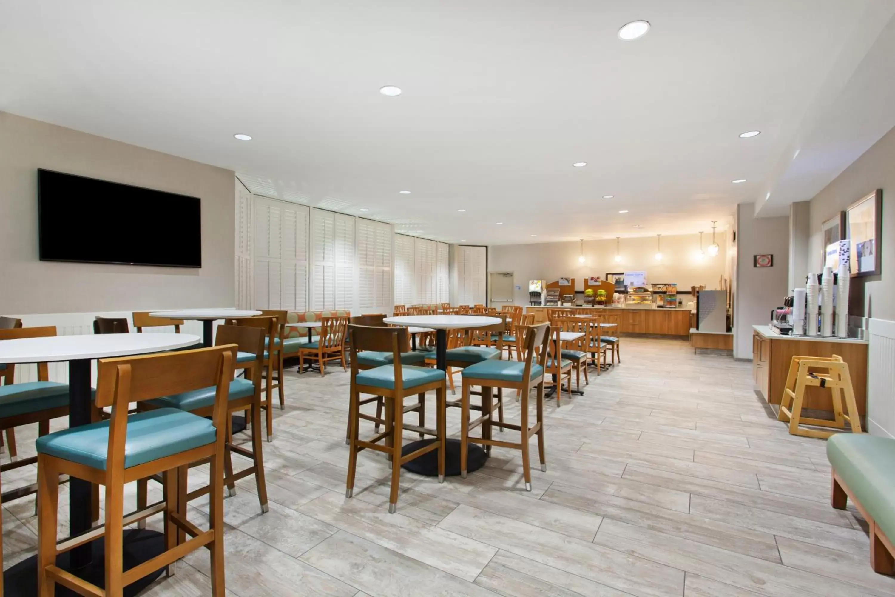 Breakfast, Restaurant/Places to Eat in Holiday Inn Express Newport Beach, an IHG Hotel