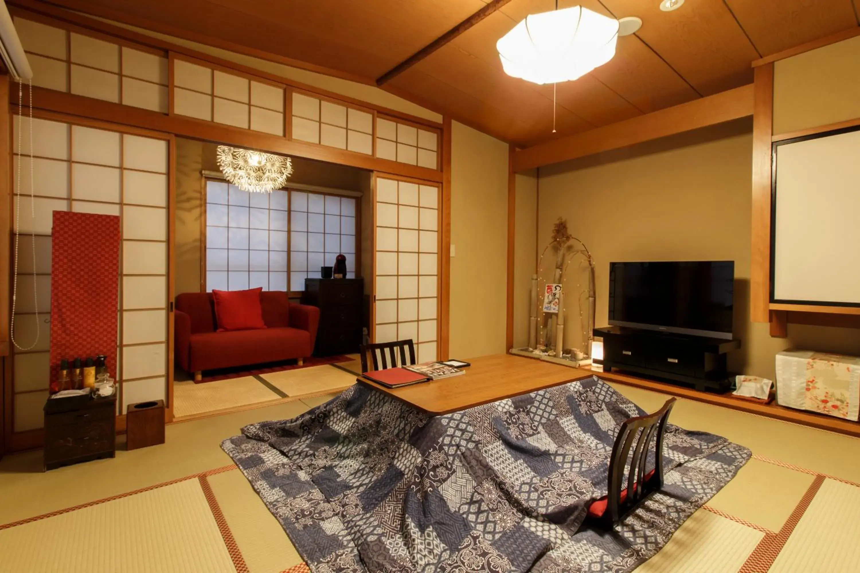 Photo of the whole room, Seating Area in Ryokan Oyado Koto No Yume