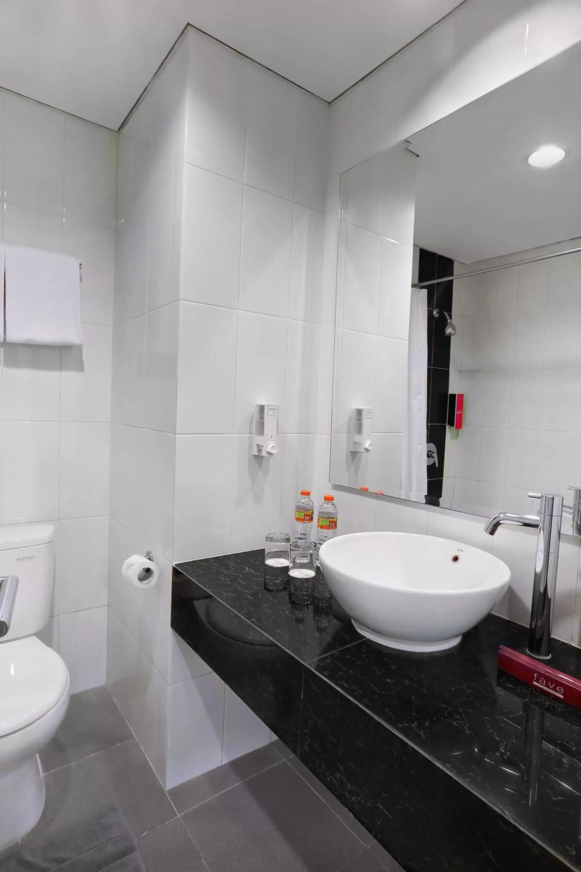 Toilet, Bathroom in favehotel Rembang