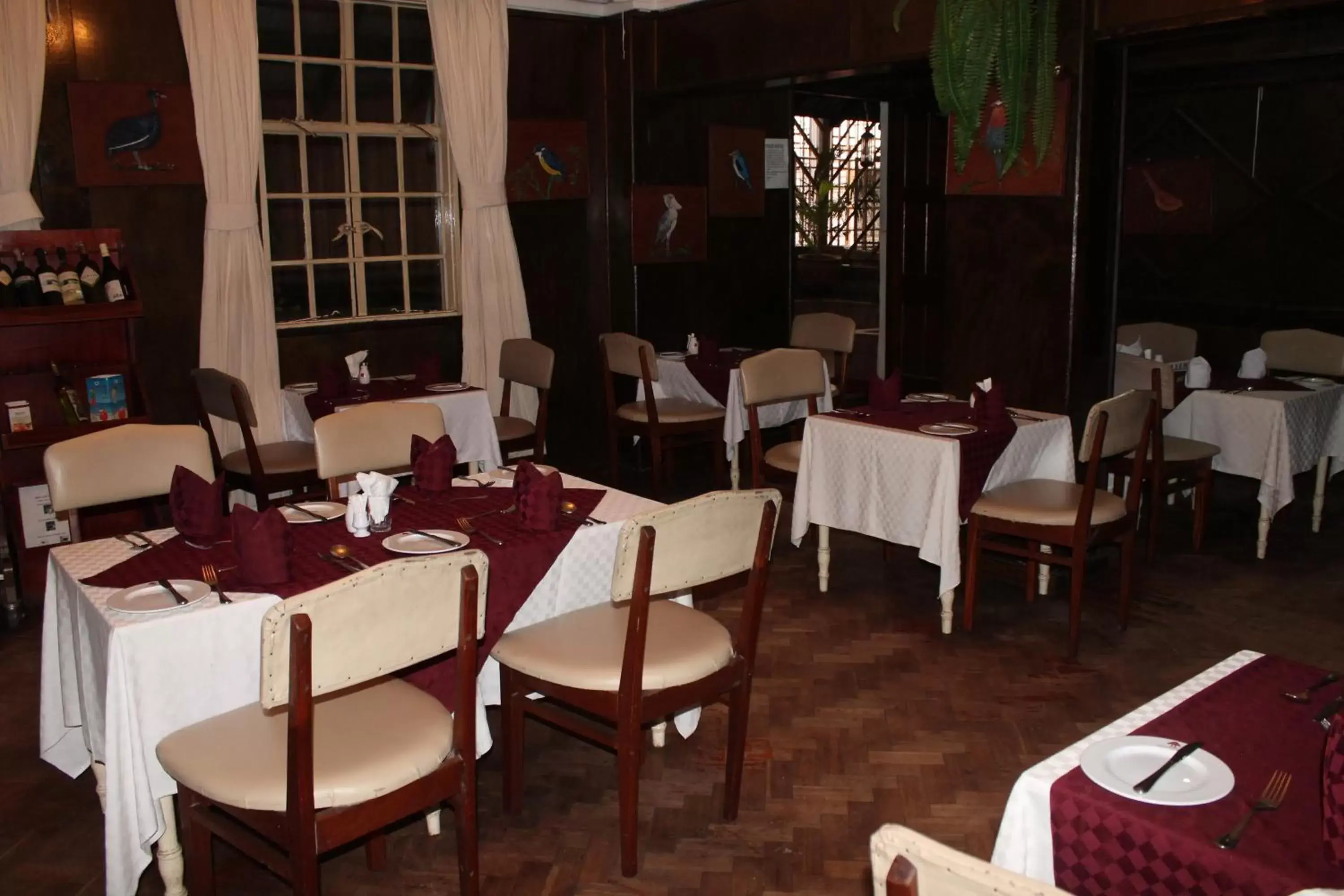 Restaurant/places to eat in The Oakwood Hotel Restaurant/places to eat in The Oakwood Hotel