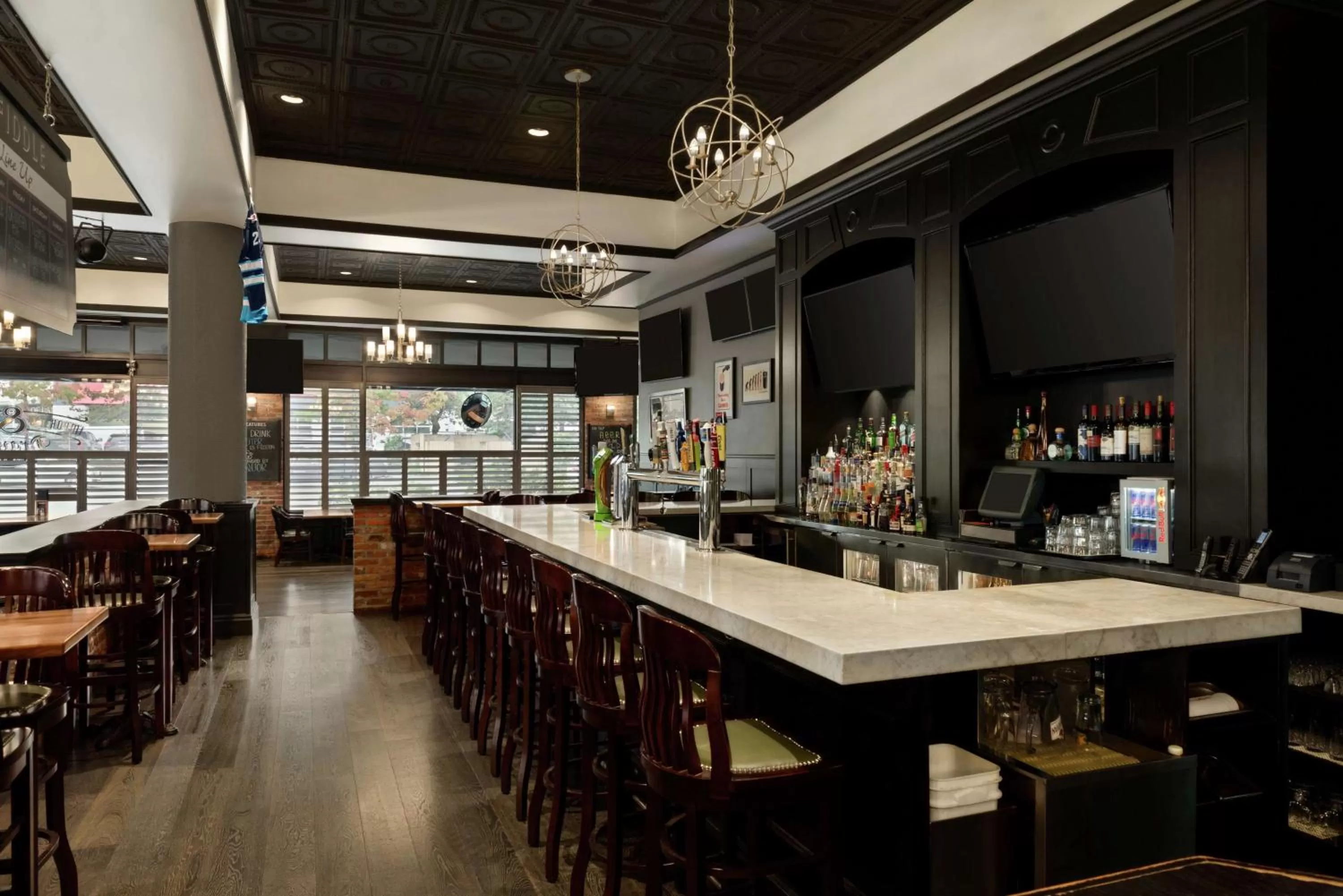 Lounge or bar in Hampton Inn & Suites by Hilton Langley-Surrey