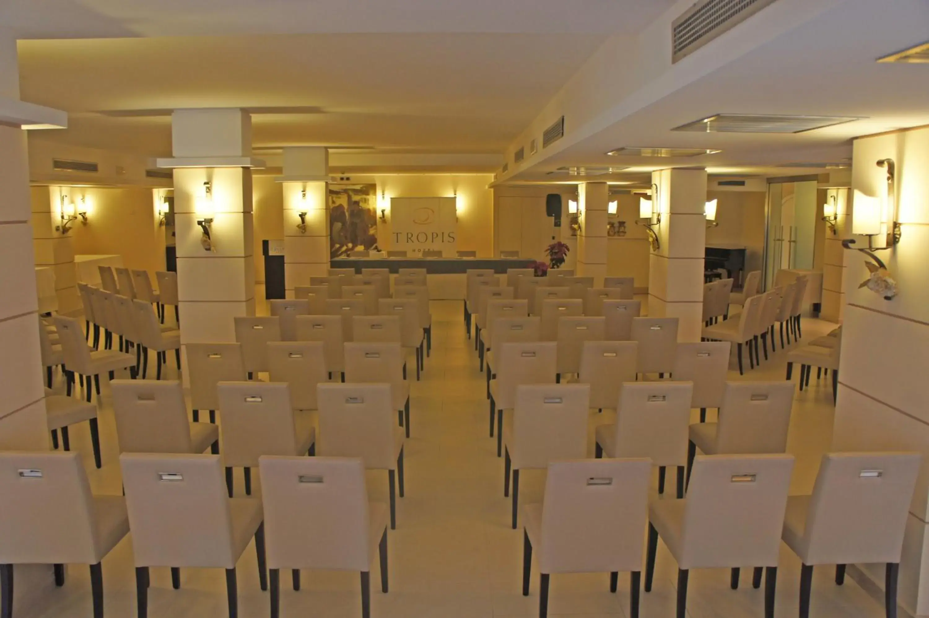 Seating area in Hotel Tropis