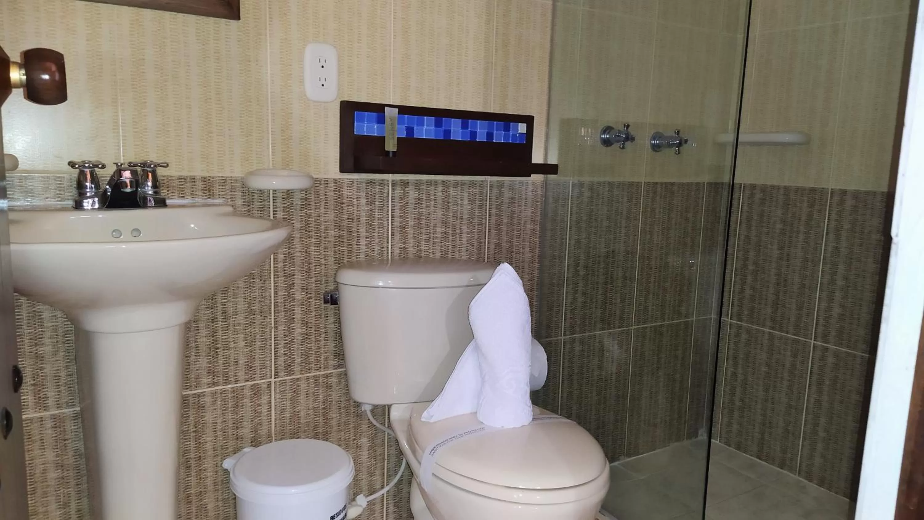 Bathroom in Hotel Las Rocas Resort Villanueva