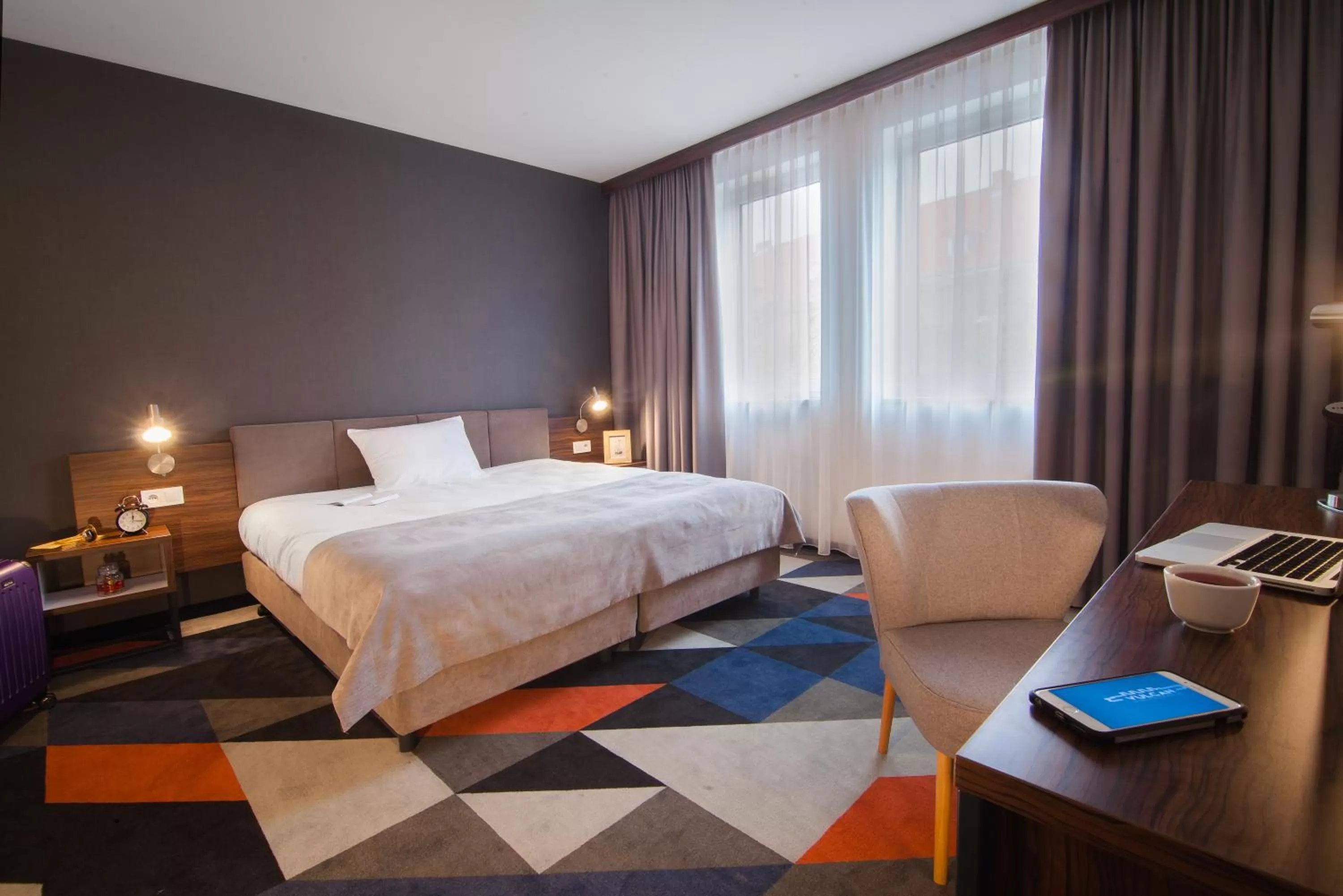 Deluxe Single Room in Vulcan Hotel