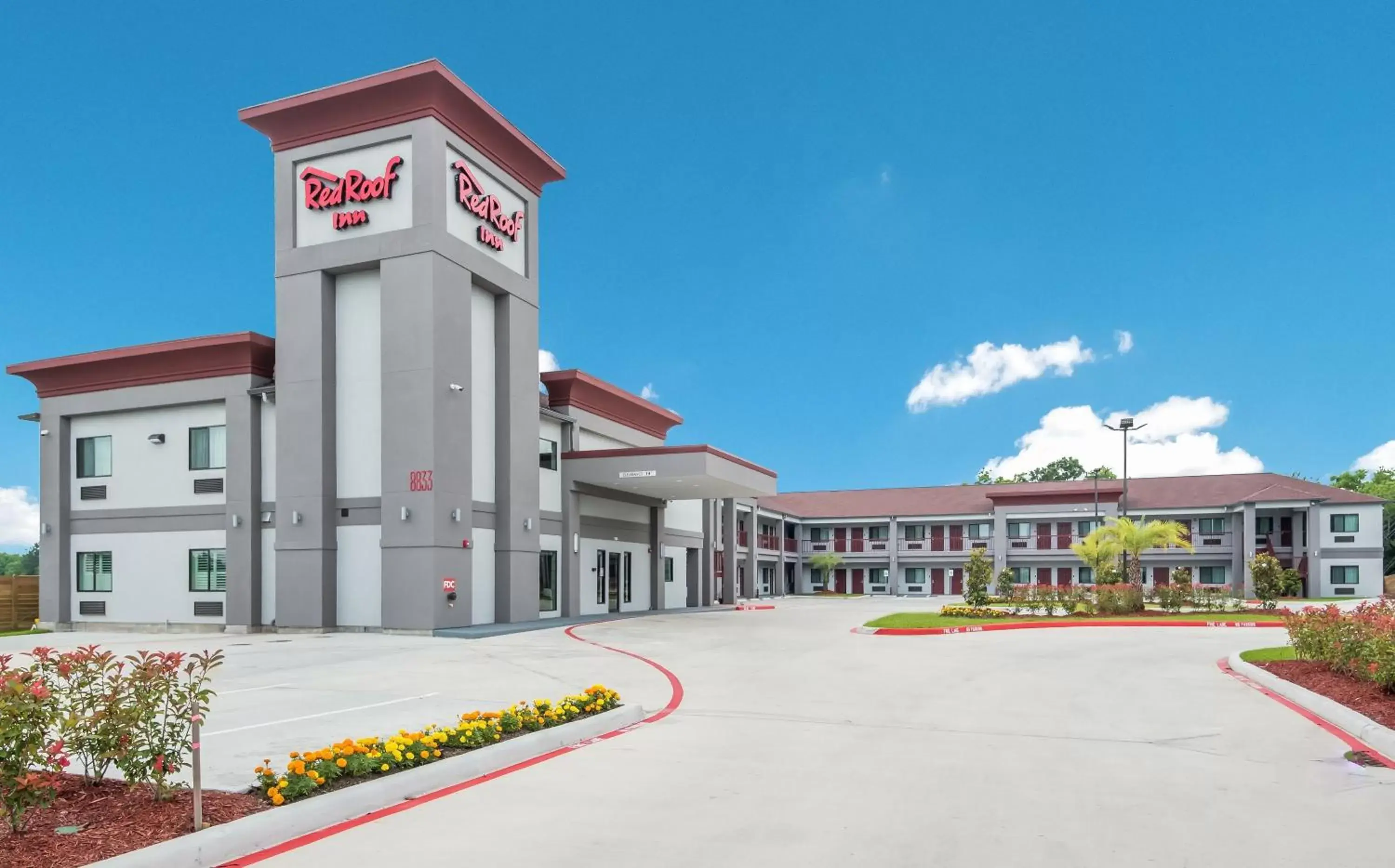 Property Building in Red Roof Inn Baytown