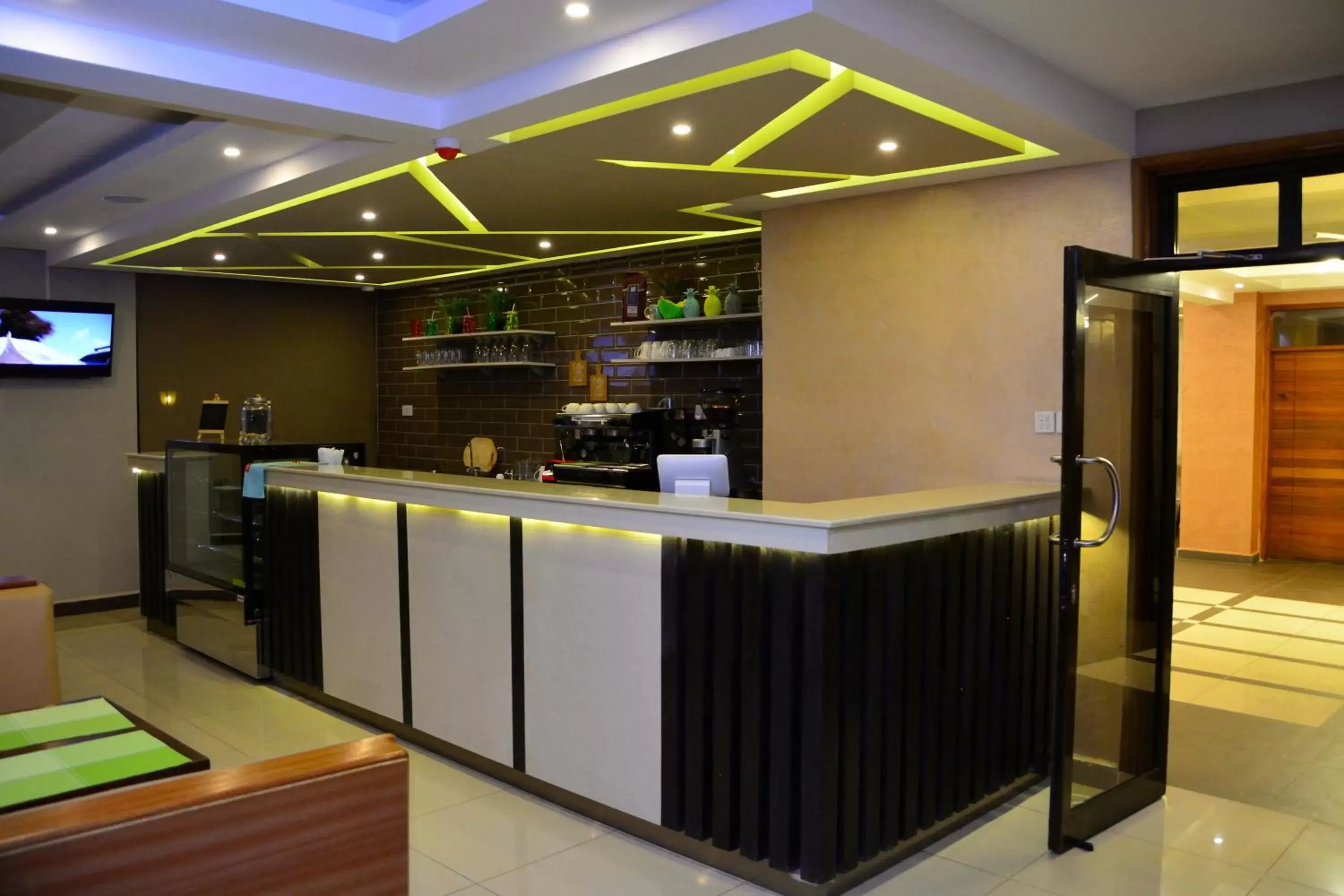 Restaurant/places to eat, Lobby/Reception in Razana Hotel