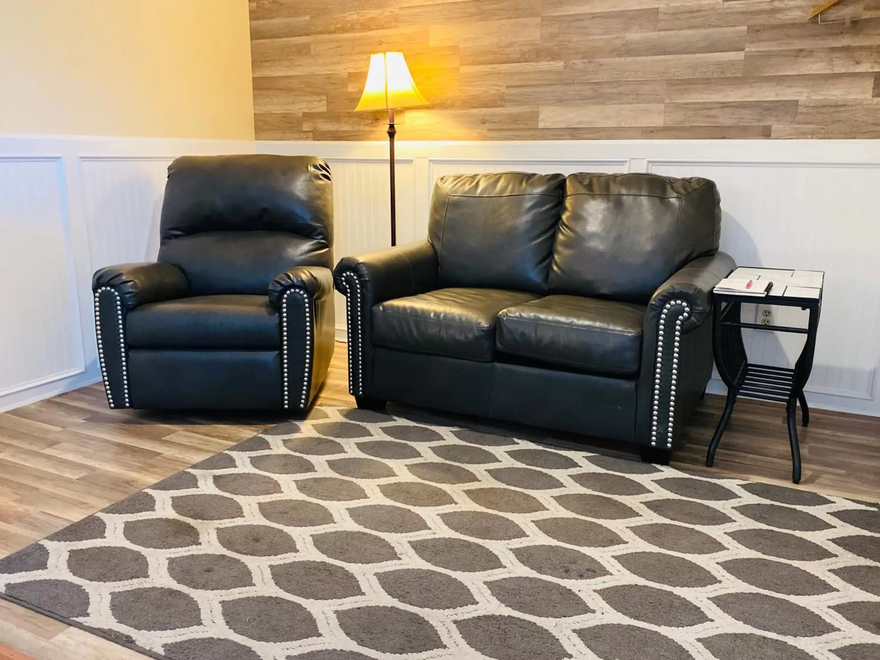 Seating Area in Salida Inn & Monarch Suites