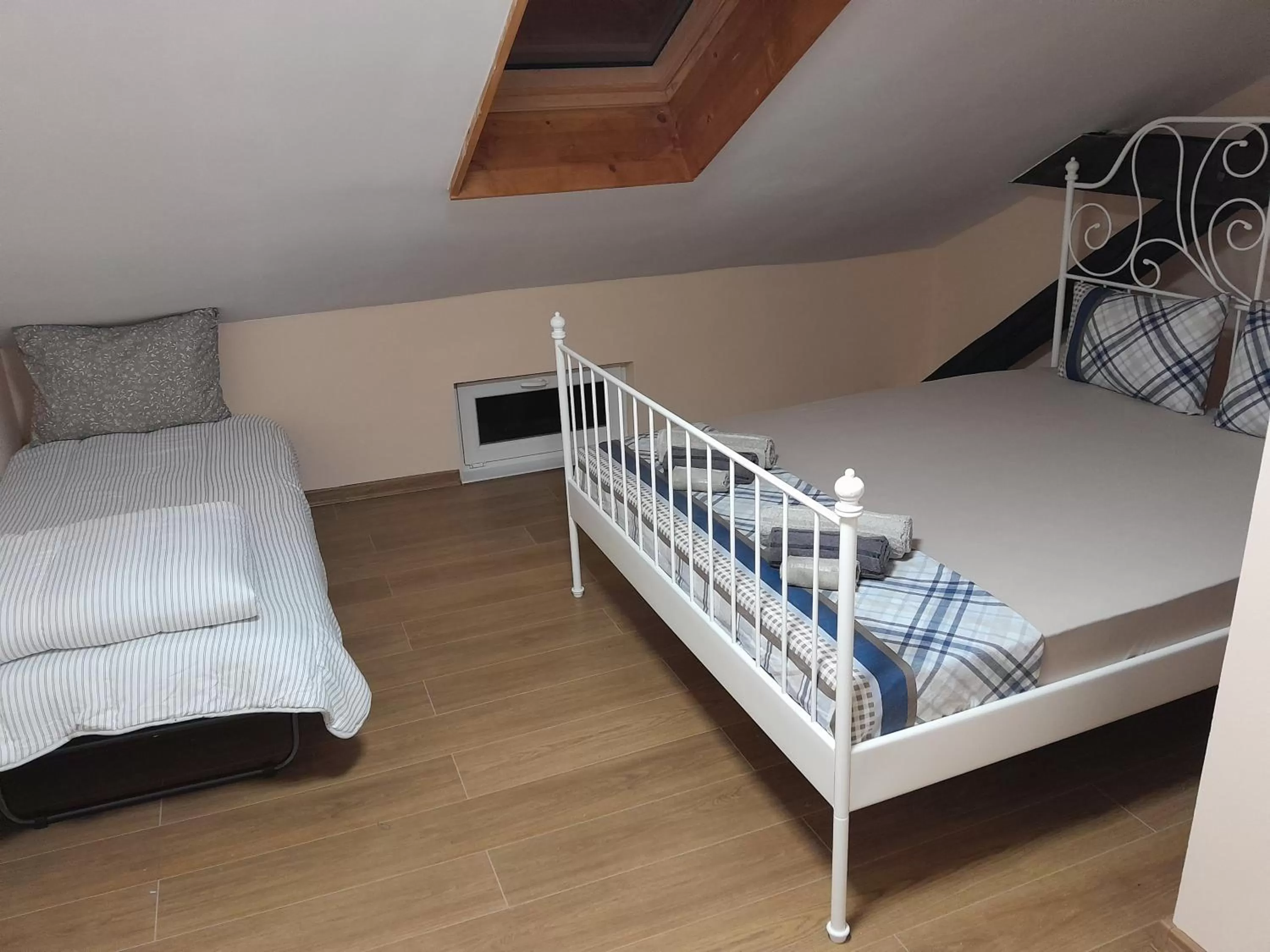 Bed in HANCHO SevenUps - KAPANA Plovdiv Center