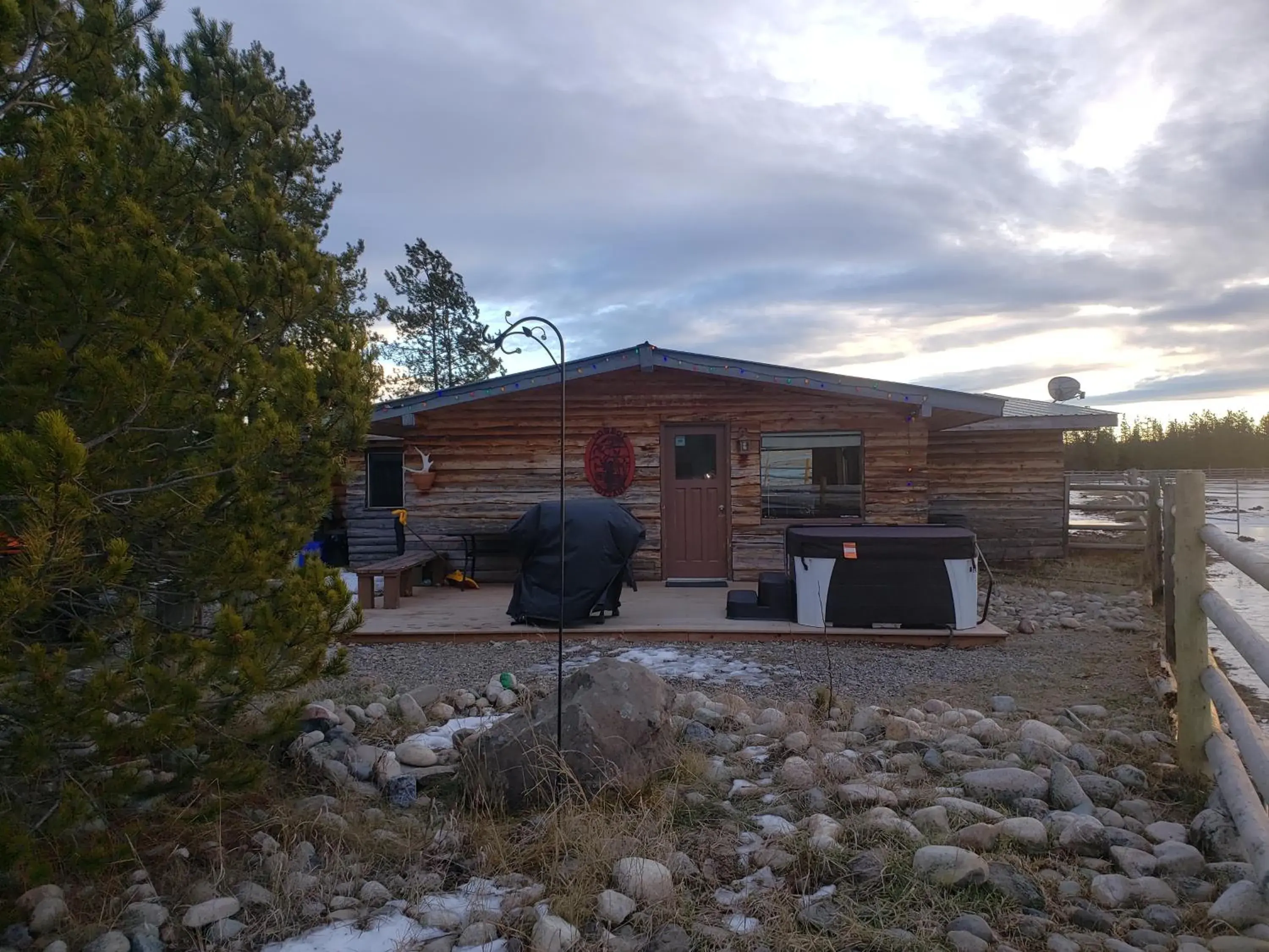 Hot Tub, Property Building in Woodhouse Cottages And Ranch