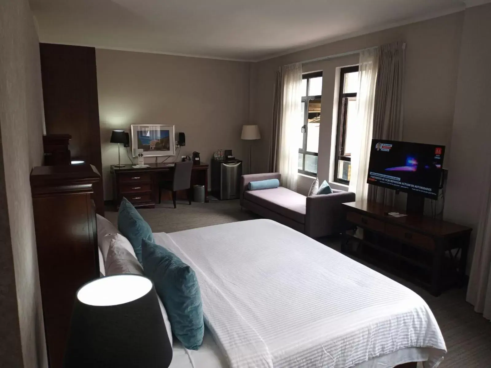 Bed, TV/Entertainment Center in Gran Hotel Concordia San Luis Potosi