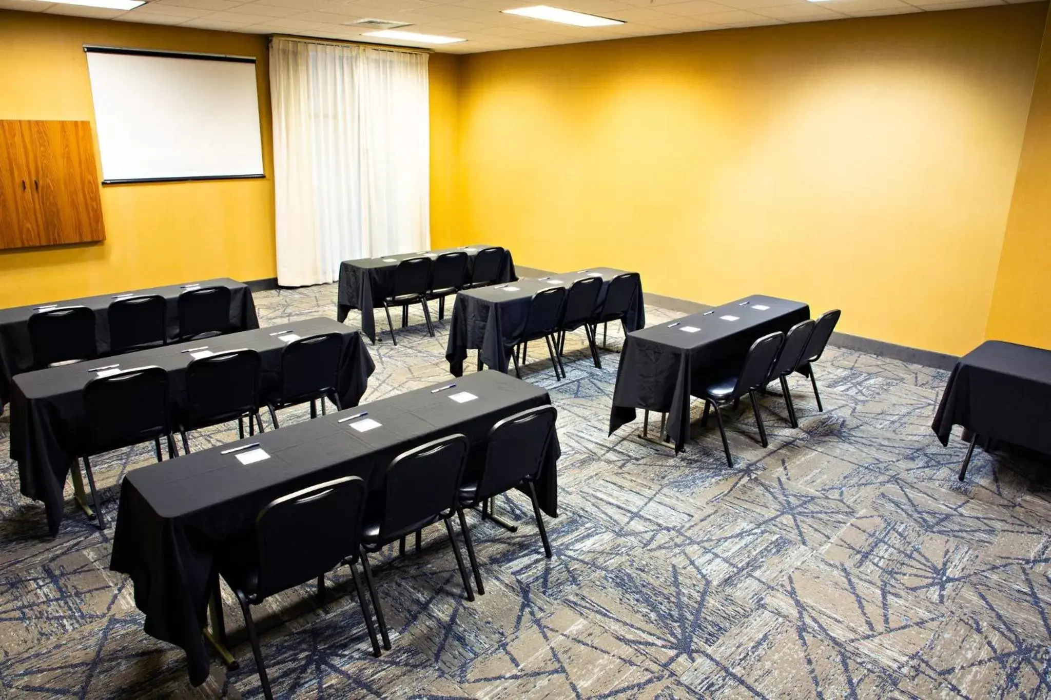 Meeting/conference room in Holiday Inn Express Harrisburg West, an IHG Hotel