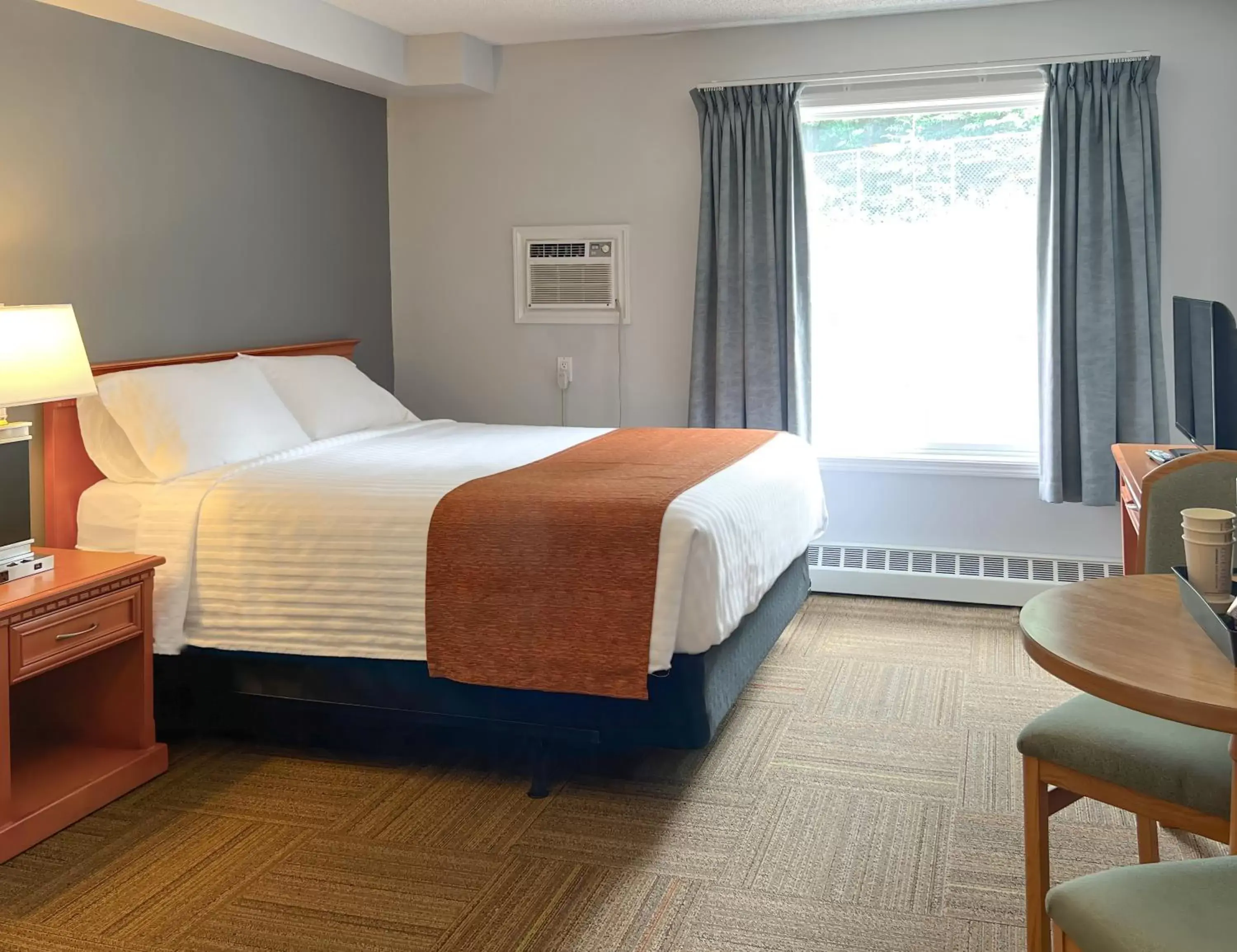 Bed in Coast Hinton Hotel