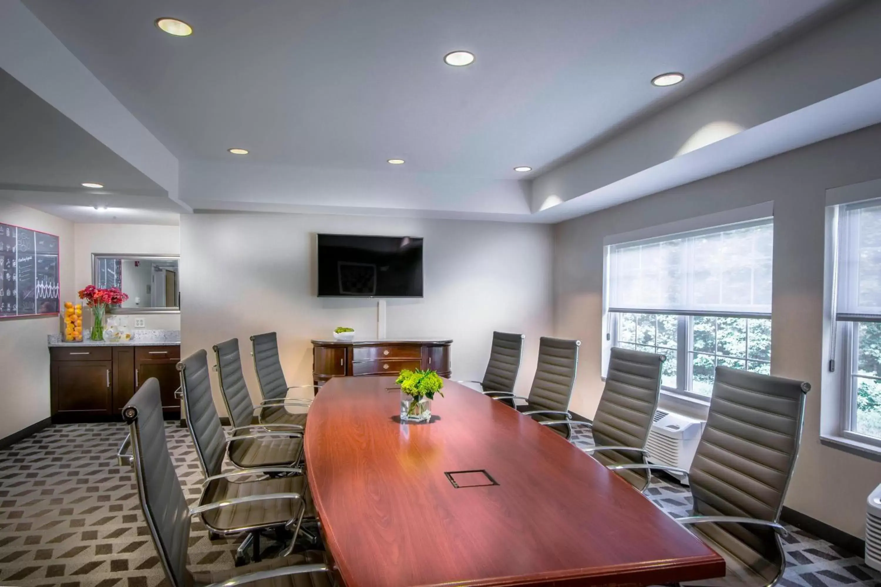 Meeting/conference room in TownePlace Suites by Marriott Baltimore BWI Airport