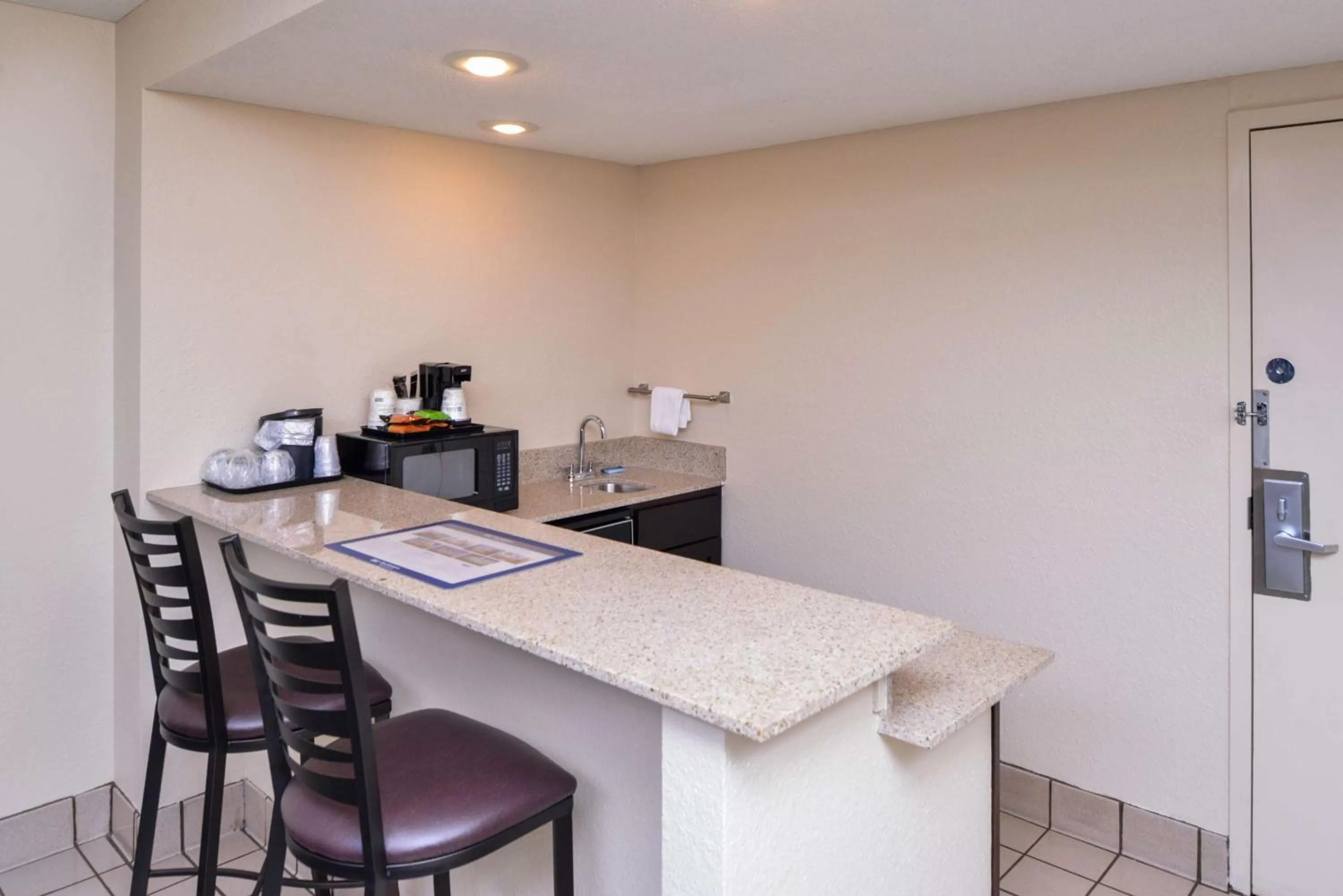 Photo of the whole room in Best Western Kelly Inn - Yankton