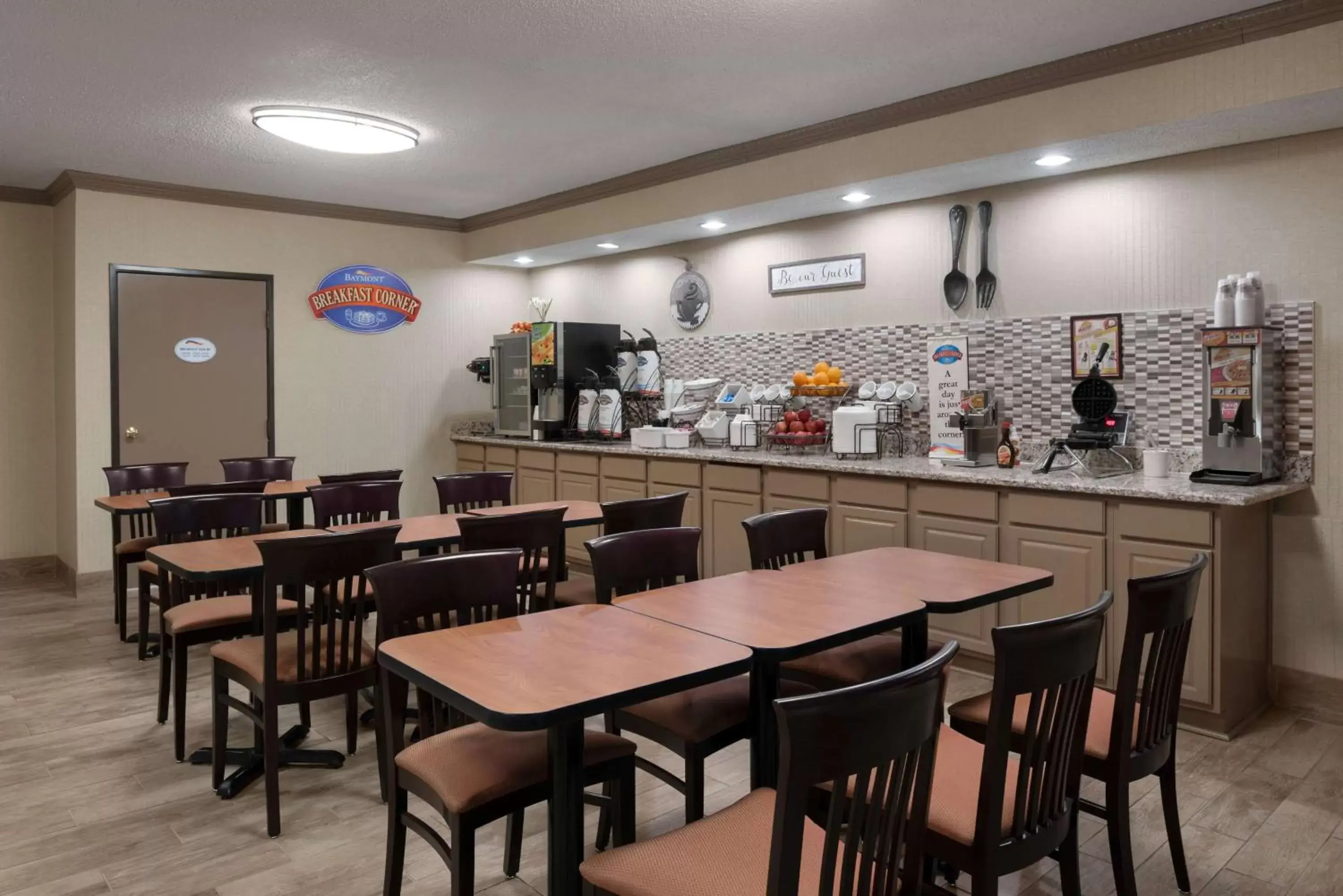 Restaurant/places to eat in Baymont by Wyndham Belleville Airport Area Free Airport Shuttle Restaurant/places to eat in Baymont by Wyndham Belleville Airport Area Free Airport Shuttle