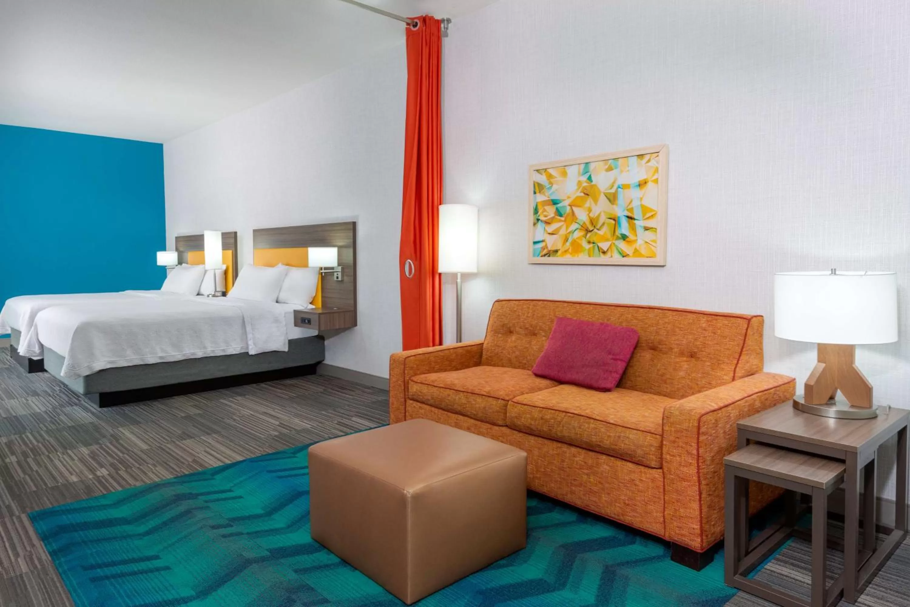 Living room, Bed in Home2 Suites By Hilton Tampa Downtown Channel District