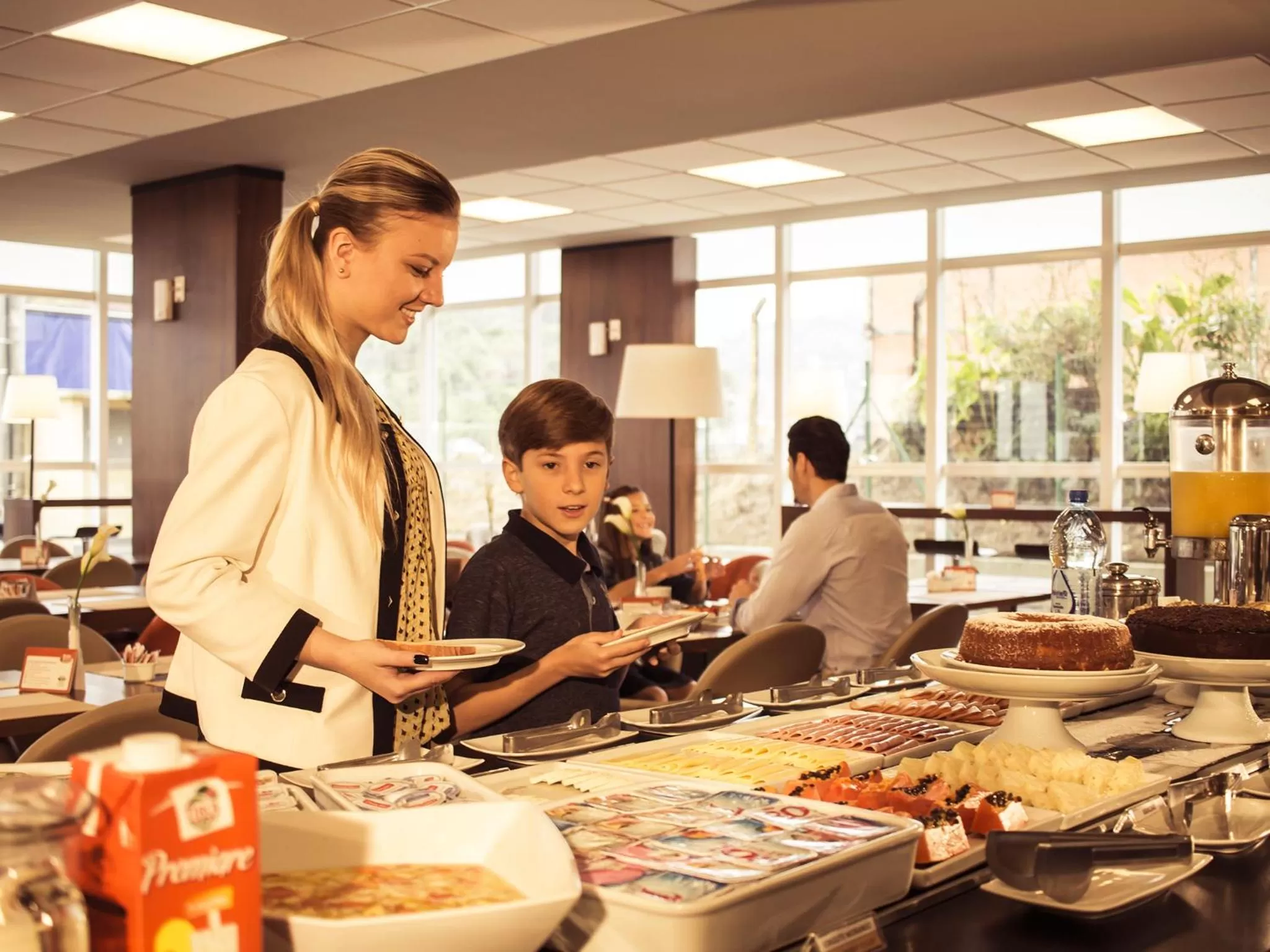 Buffet breakfast, Food in Hotel 10 Goiânia