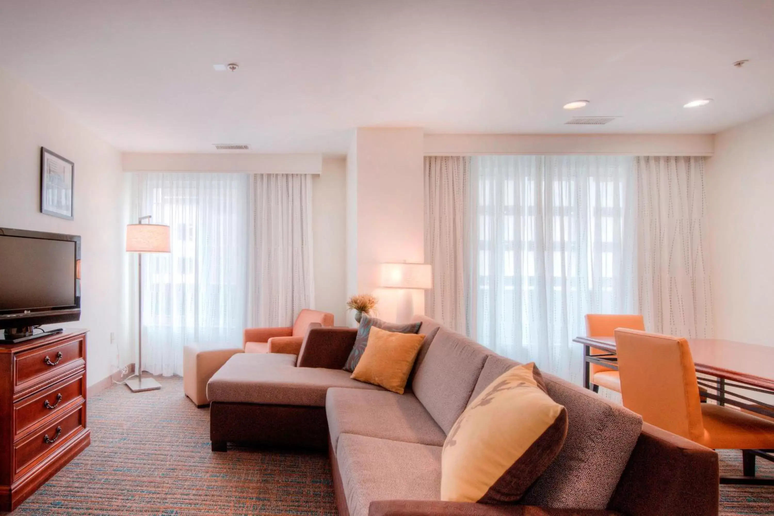 Living room, Seating Area in Residence Inn Charlotte Uptown