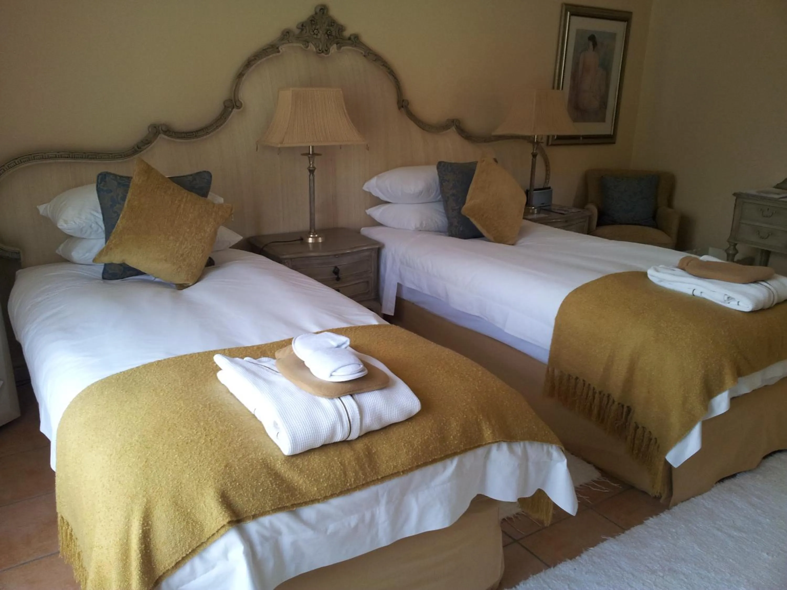 Photo of the whole room, Bed in Riversong Guest House