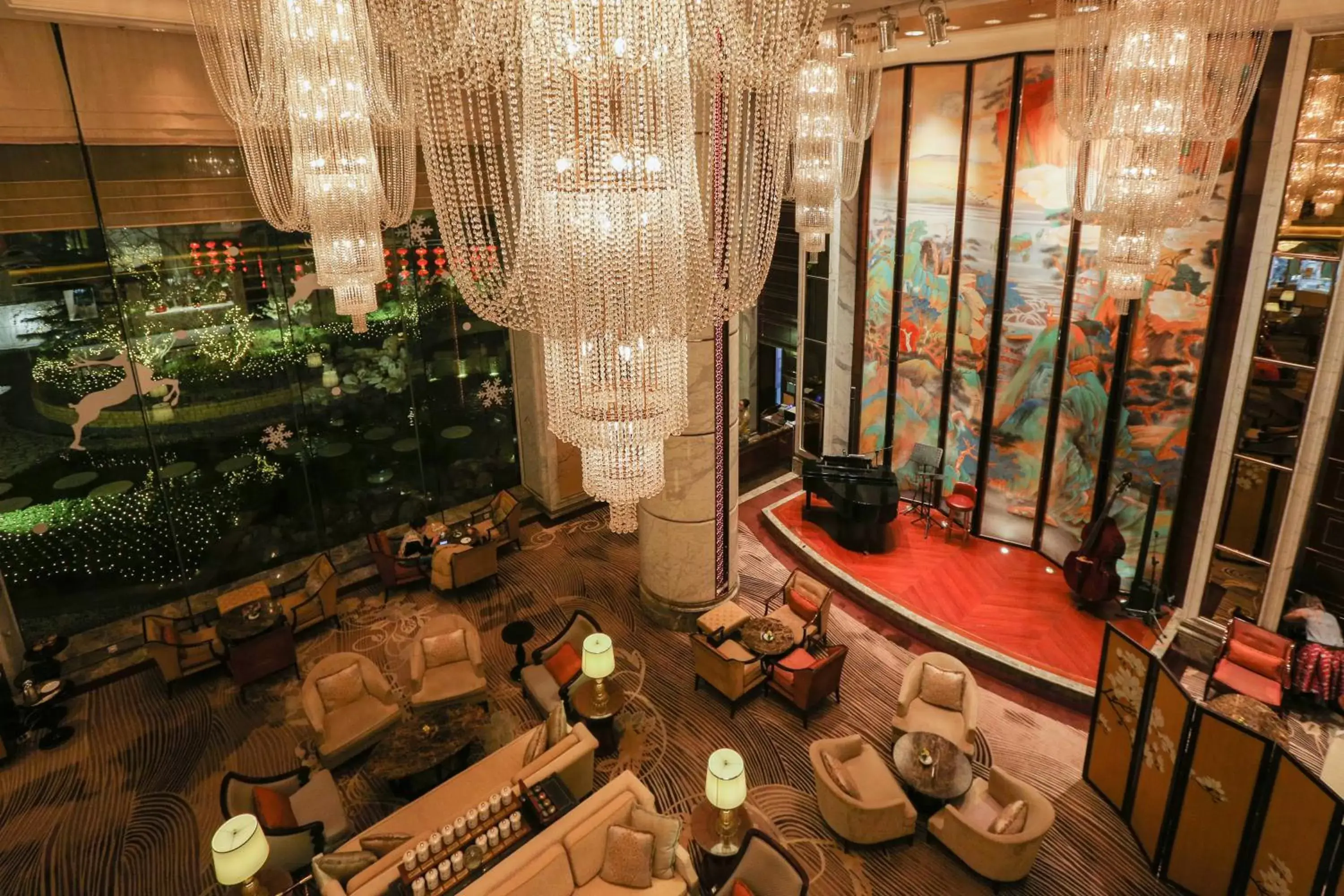 Lounge or bar in Shangri-La Dalian Lounge or bar in Shangri-La Dalian