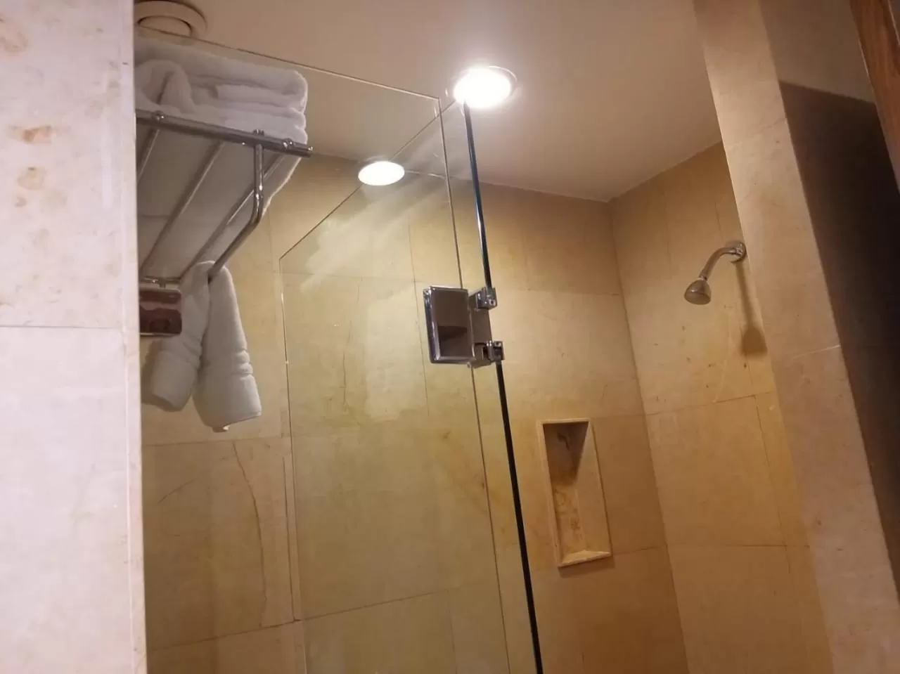 Bathroom in El Diplomatico