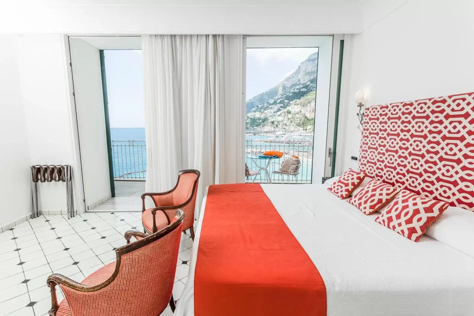 Bedroom in Hotel Marina Riviera