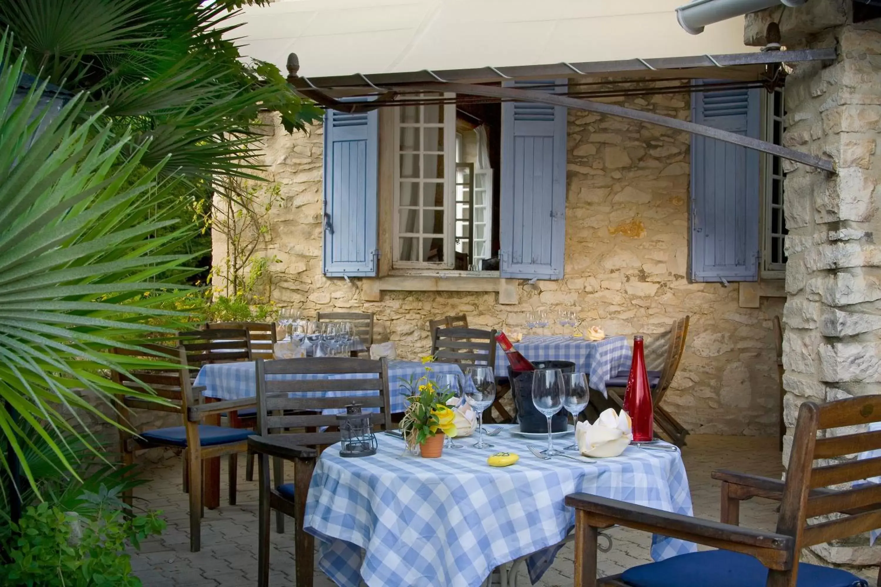 Balcony/Terrace, Restaurant/Places to Eat in Logis Auberge De Tavel